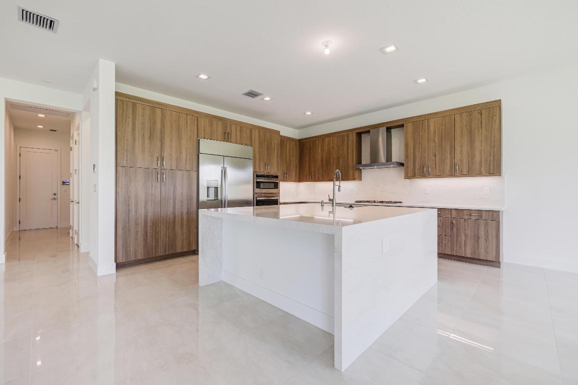 LOTUS EDGE
JOHNS WEST PUD PLAT ONE - Residential Lease