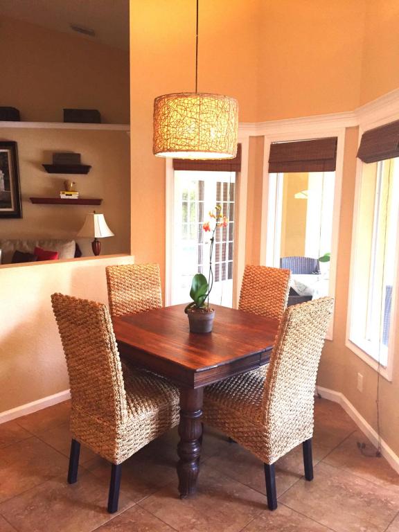 PALM BEACH COUNTRY ESTATE - Residential