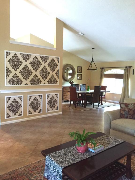 PALM BEACH COUNTRY ESTATE - Residential