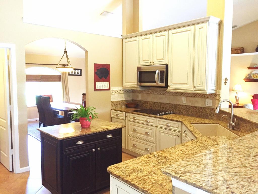 PALM BEACH COUNTRY ESTATE - Residential