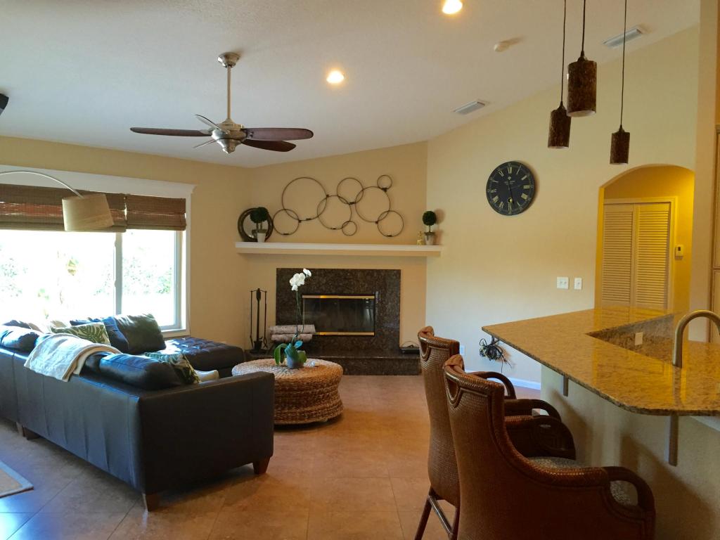 PALM BEACH COUNTRY ESTATE - Residential