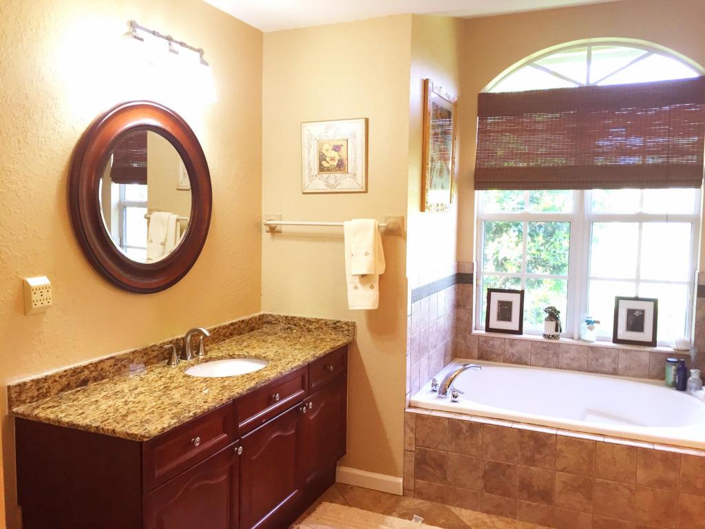 PALM BEACH COUNTRY ESTATE - Residential