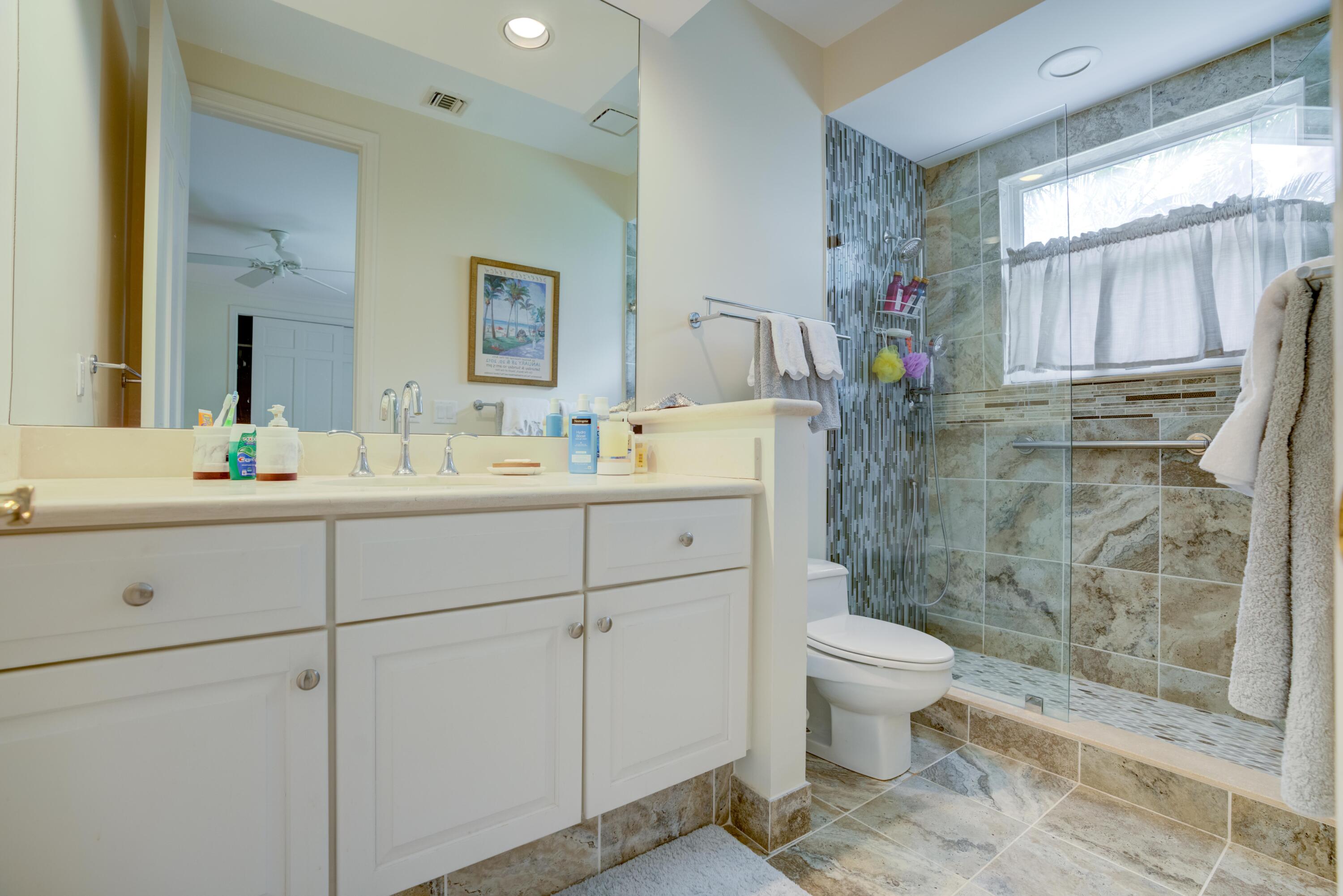 JUPITER HILLS VILLAGE PHA - Residential