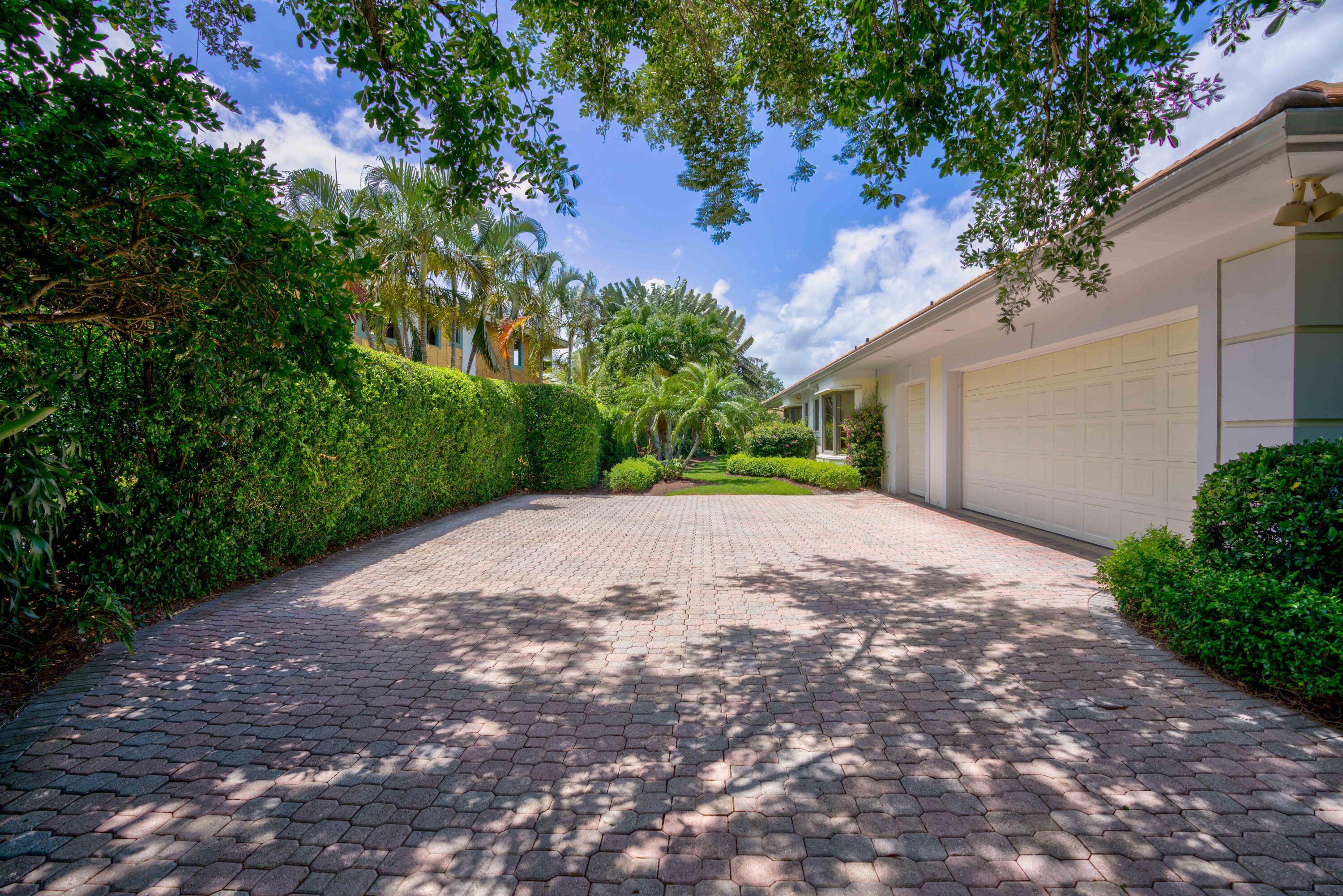 JUPITER HILLS VILLAGE PHA - Residential