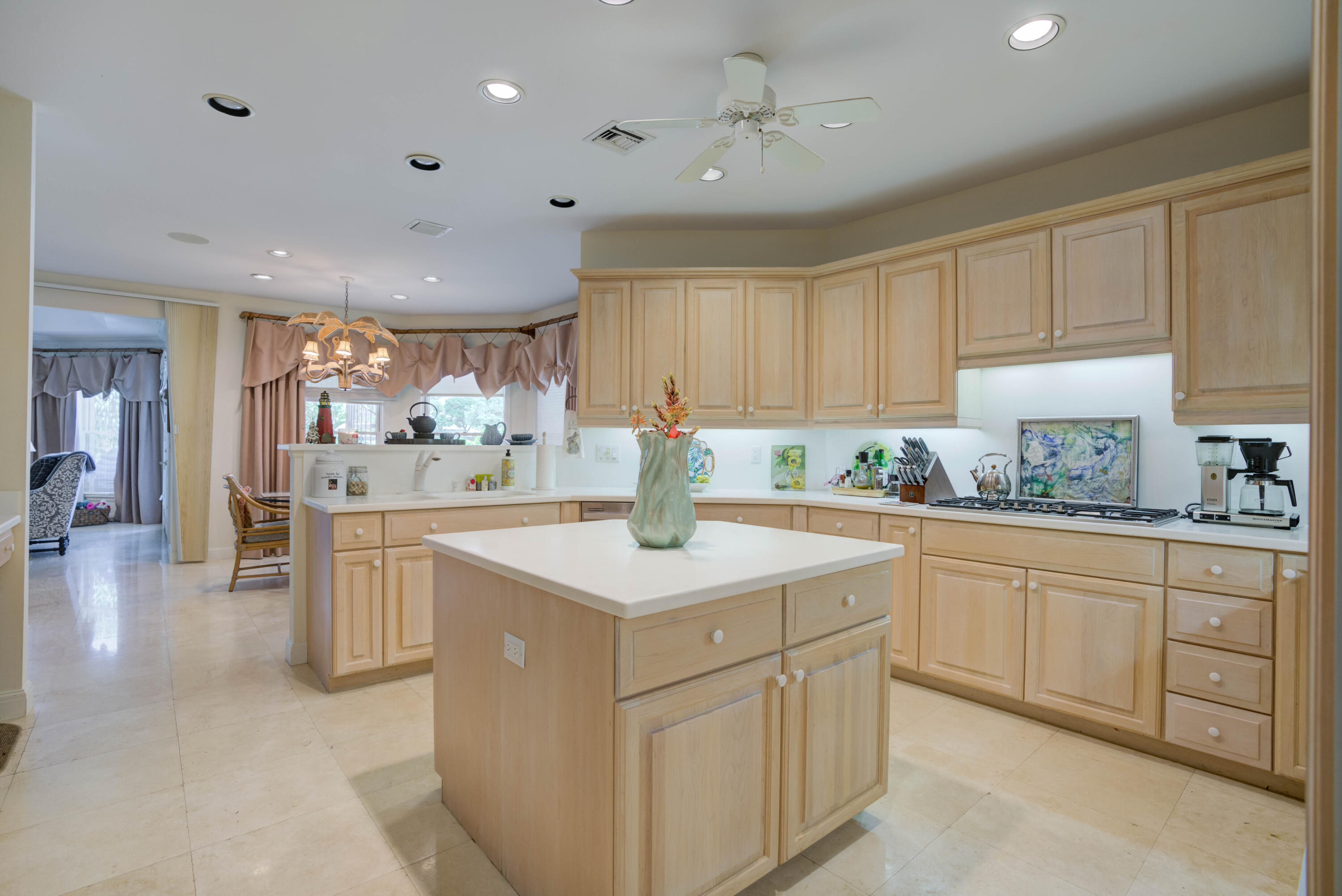 JUPITER HILLS VILLAGE PHA - Residential