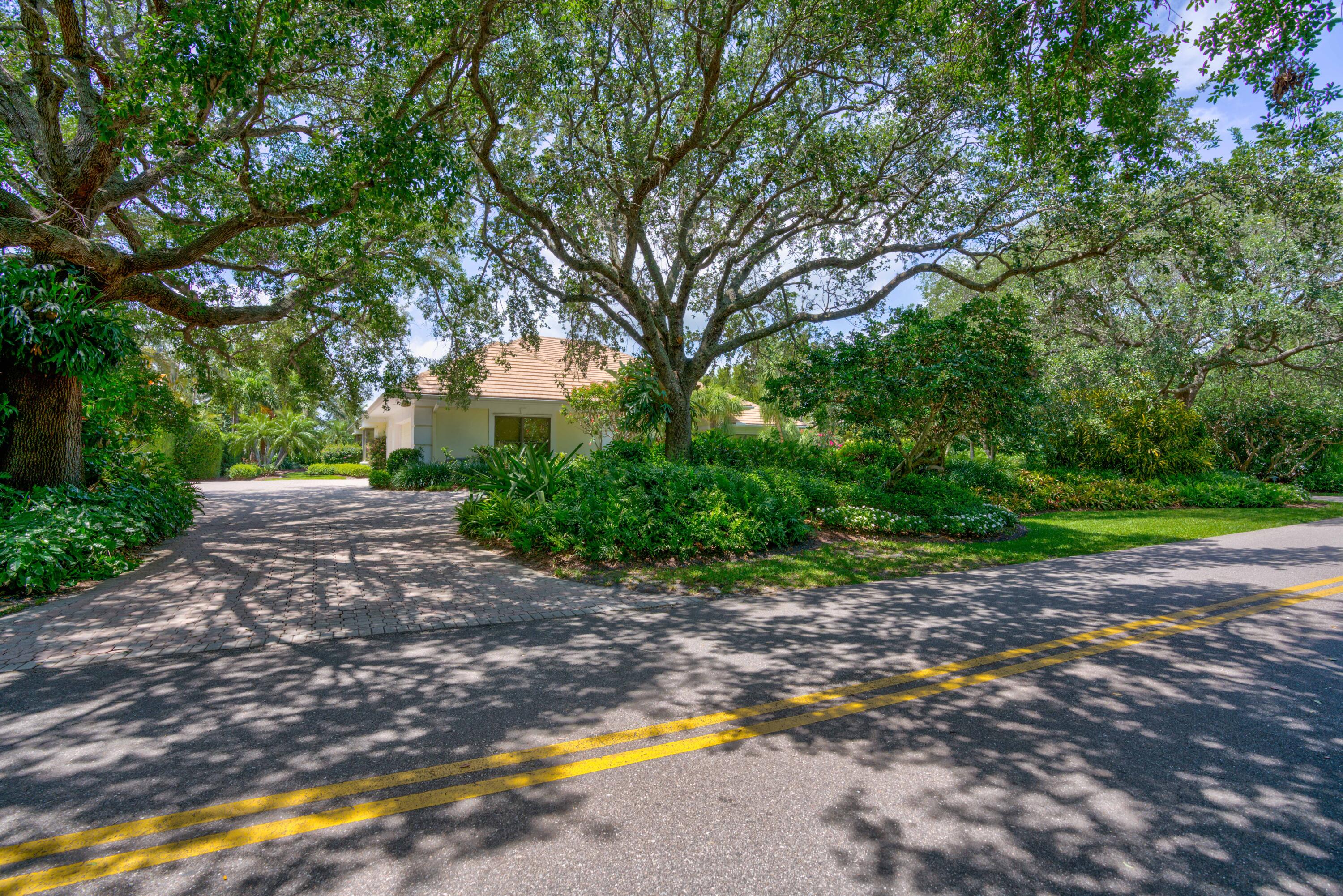 JUPITER HILLS VILLAGE PHA - Residential