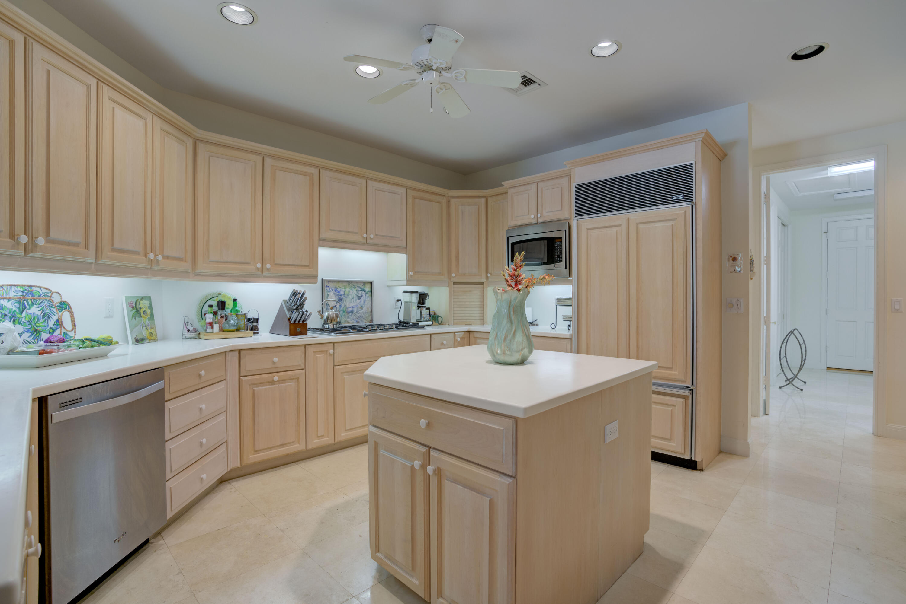 JUPITER HILLS VILLAGE PHA - Residential