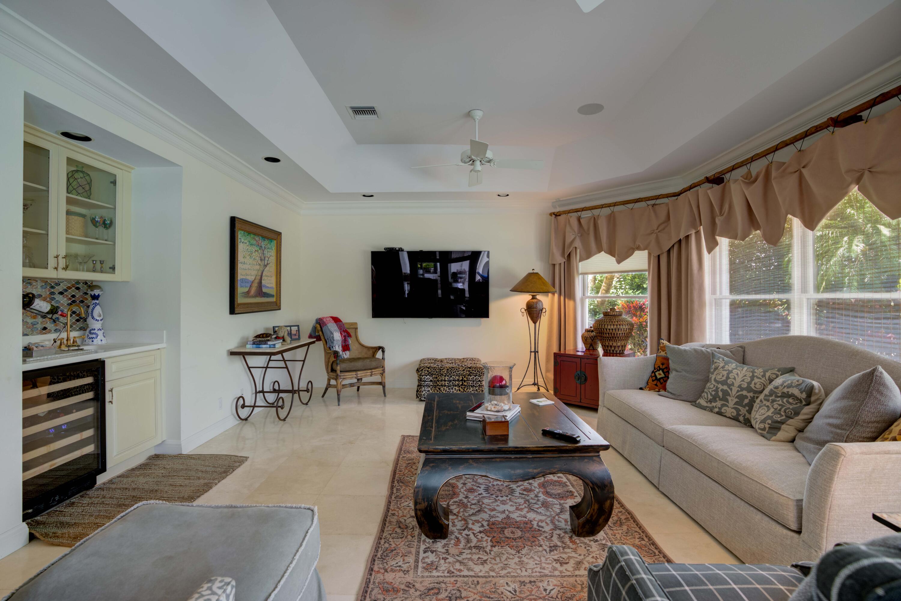 JUPITER HILLS VILLAGE PHA - Residential