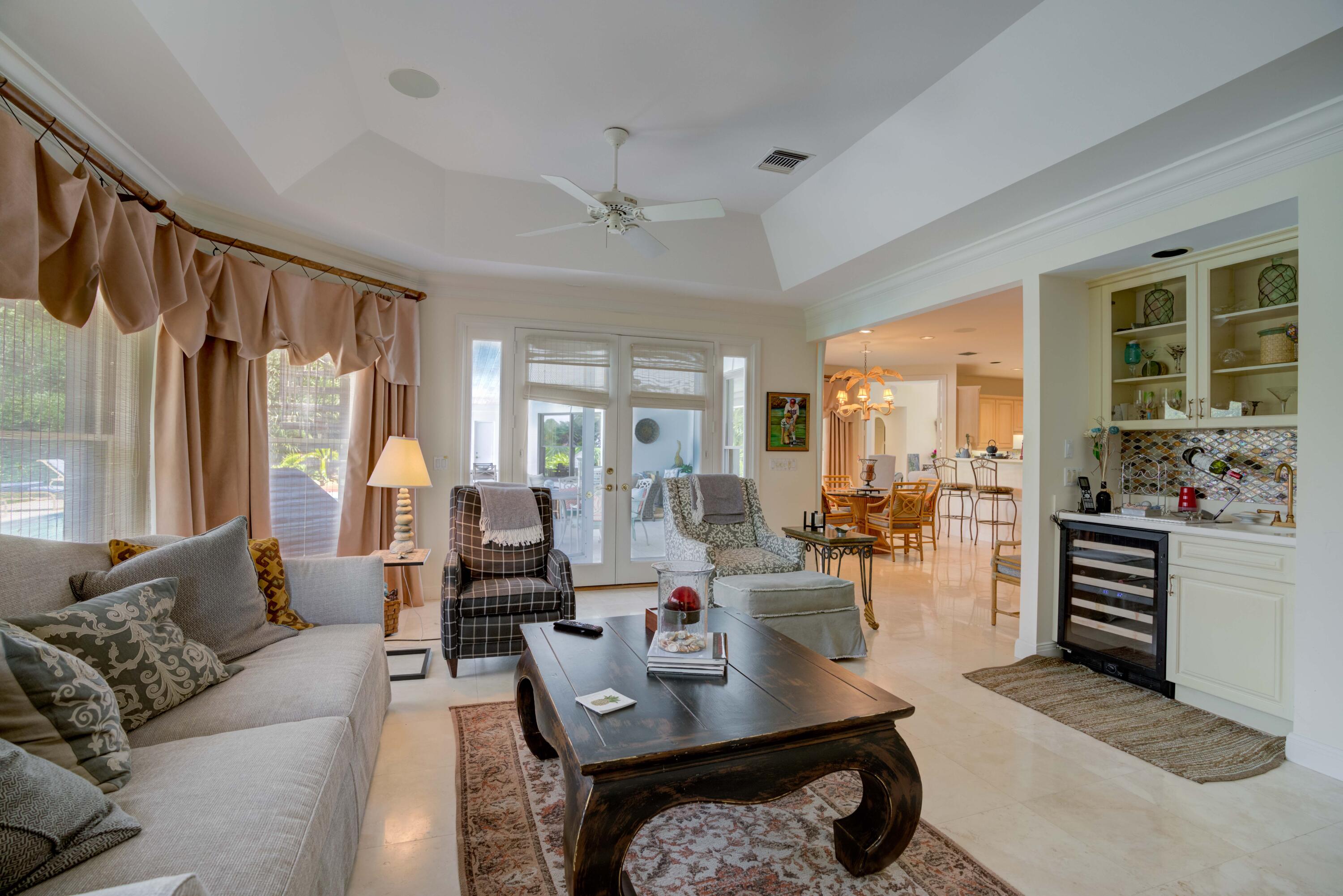 JUPITER HILLS VILLAGE PHA - Residential