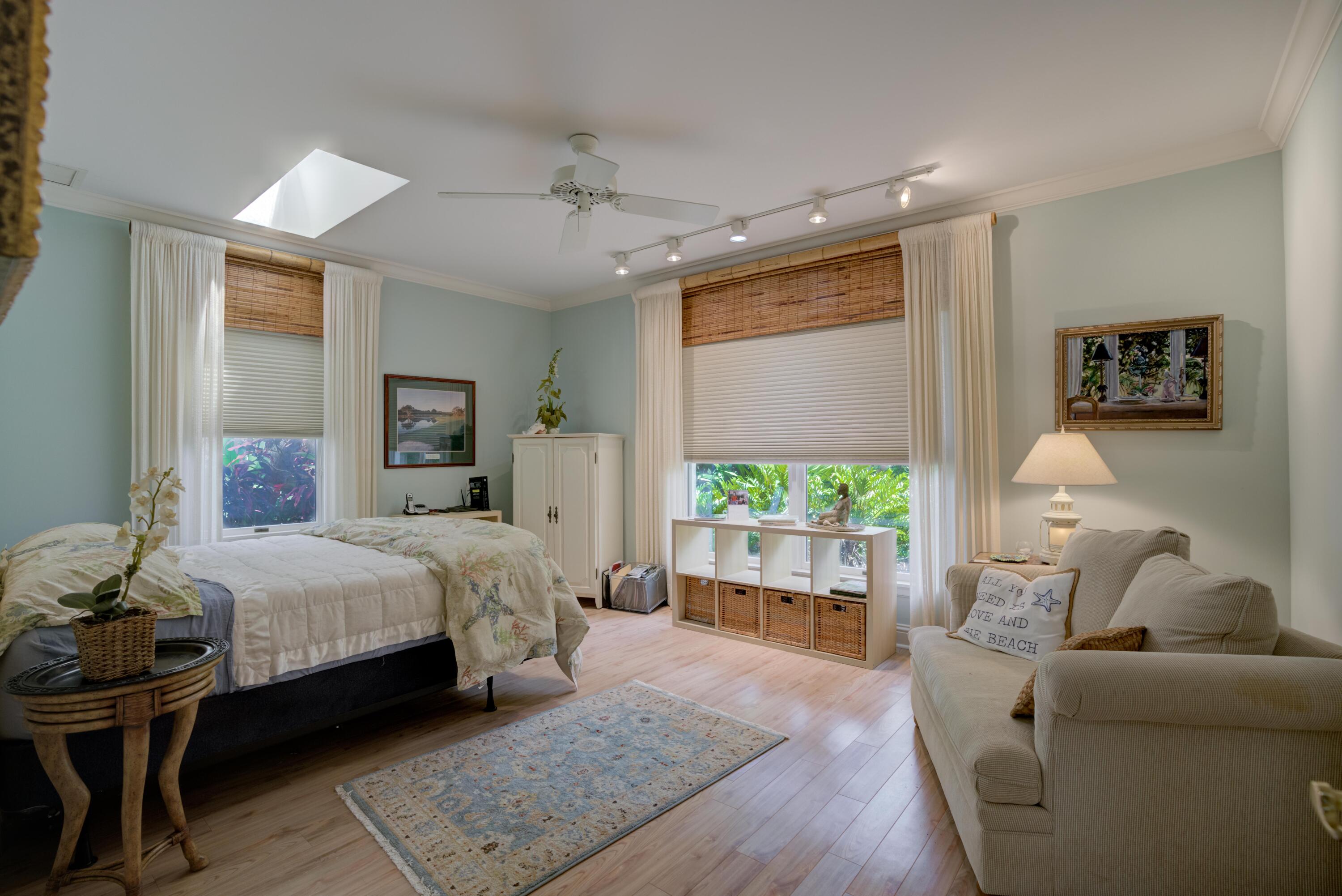 JUPITER HILLS VILLAGE PHA - Residential