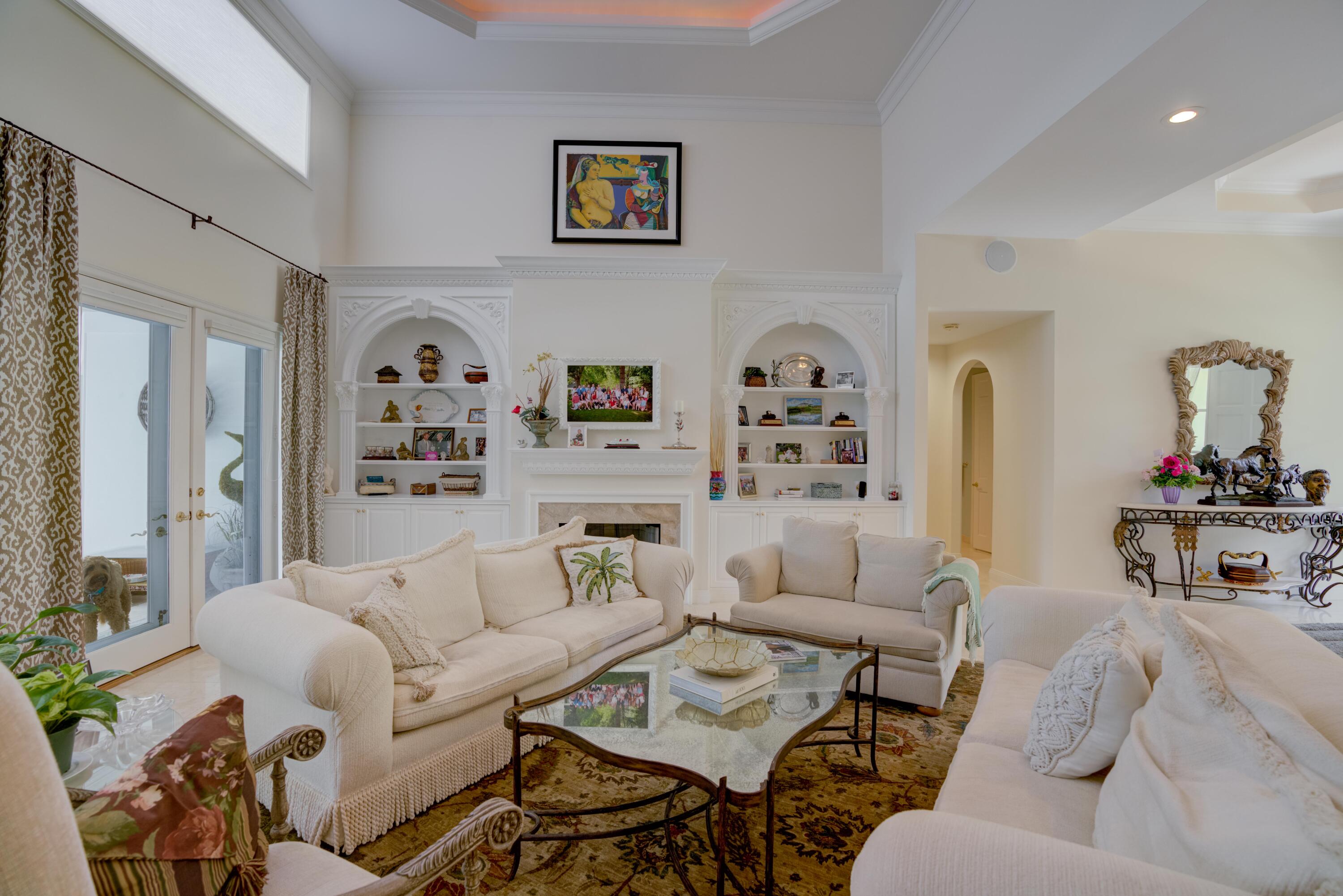 JUPITER HILLS VILLAGE PHA - Residential