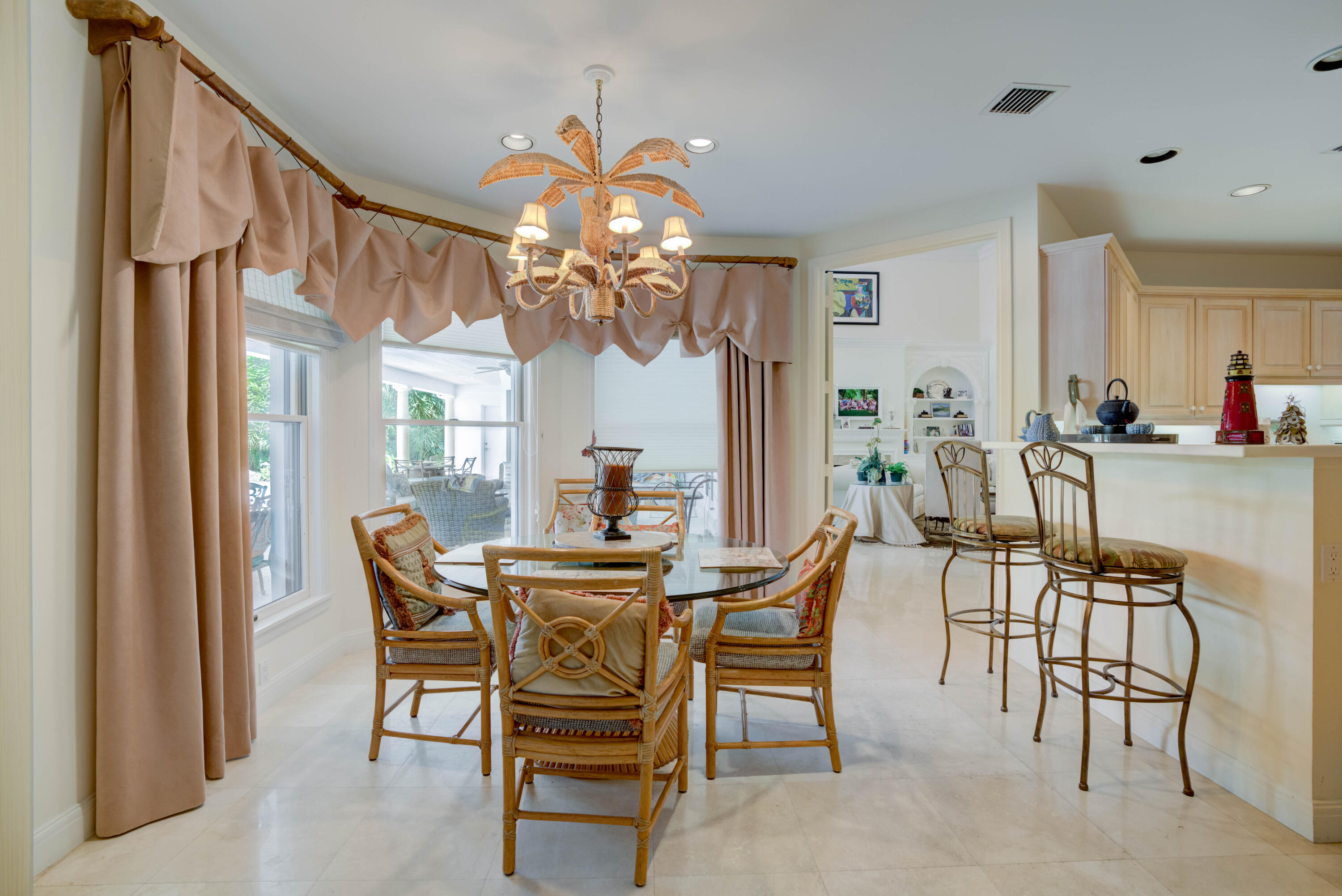 JUPITER HILLS VILLAGE PHA - Residential