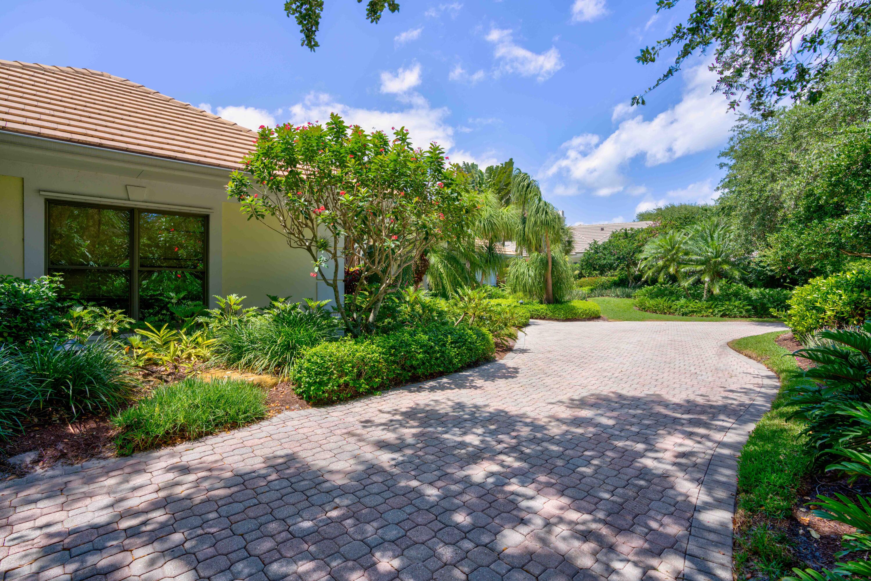 JUPITER HILLS VILLAGE PHA - Residential