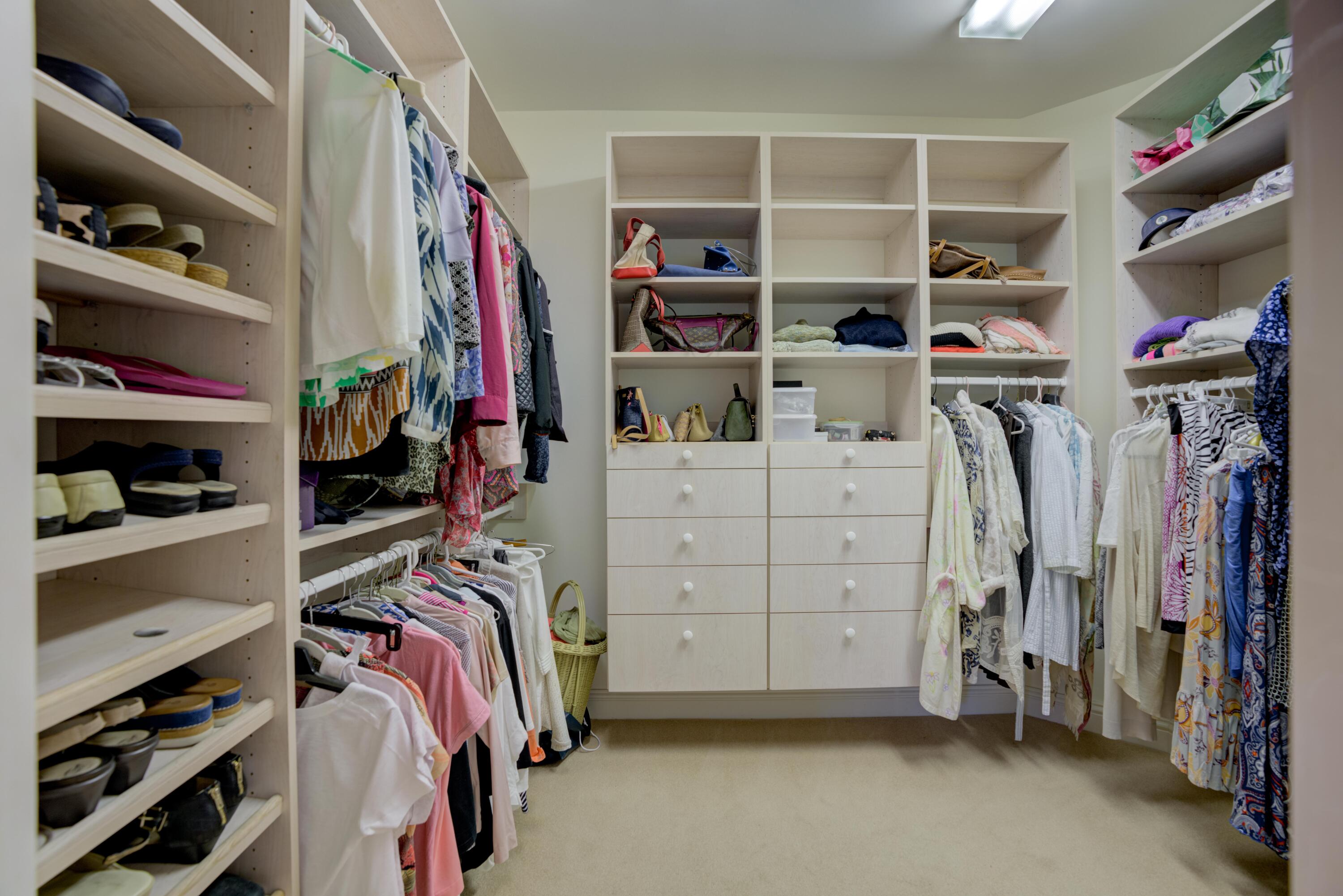 JUPITER HILLS VILLAGE PHA - Residential