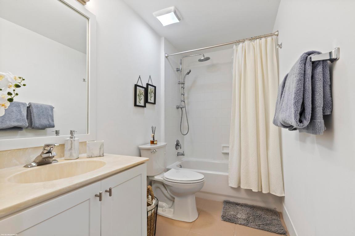 ARISSA PLACE CONDO - Residential Lease