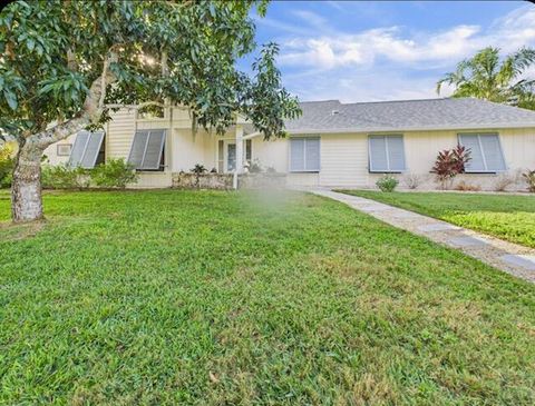 Photo of 185 12th Street SE, Vero Beach, FL 32962 (MLS # R11142512)