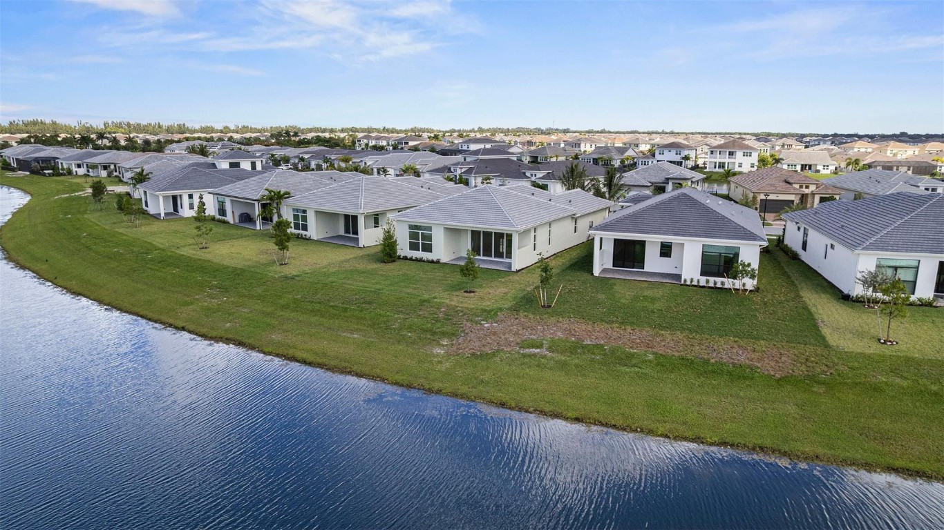 CRESSWIND PALM BEACH - Residential