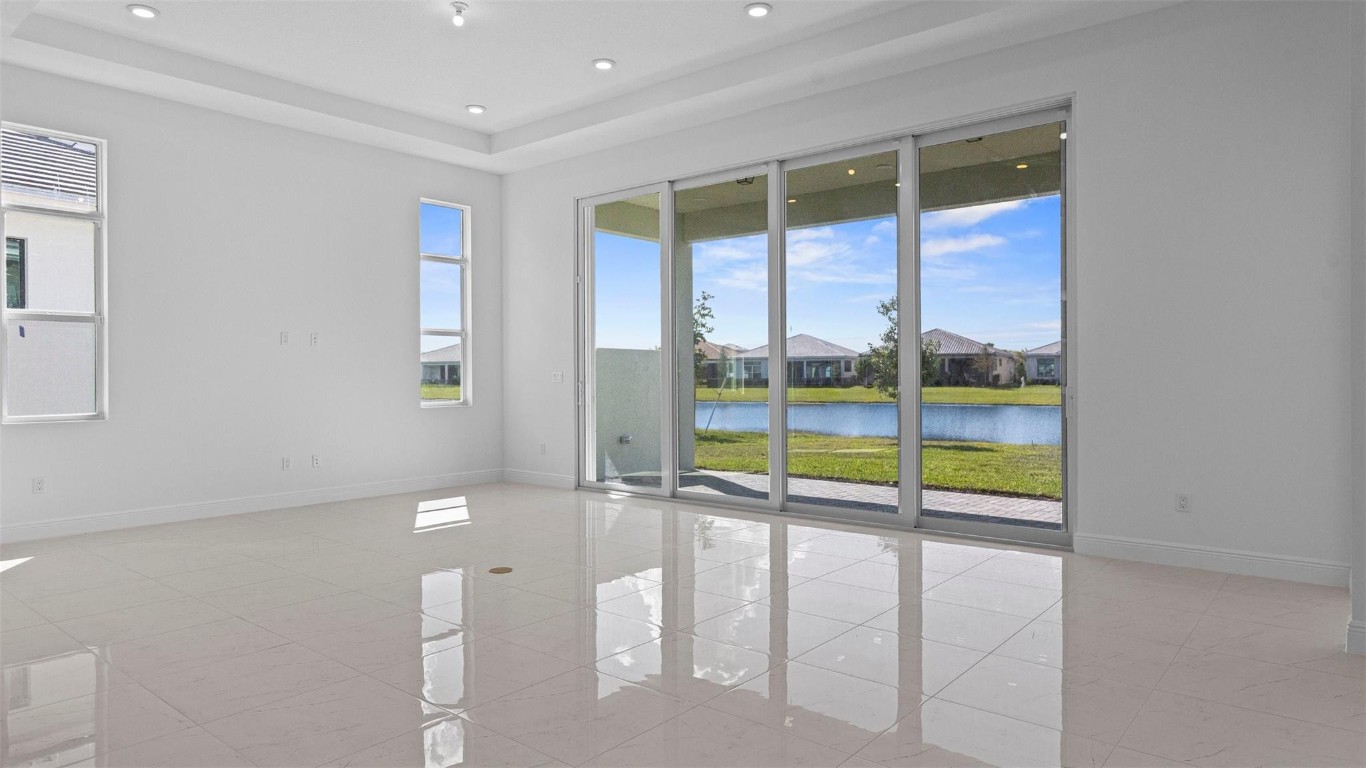 CRESSWIND PALM BEACH - Residential