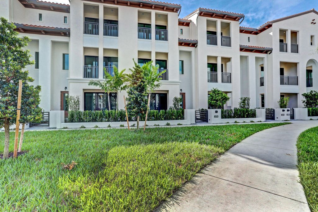 Photo of 5170 Beckman Ter, Palm Beach Gardens, FL 33418 (MLS # R11068559)