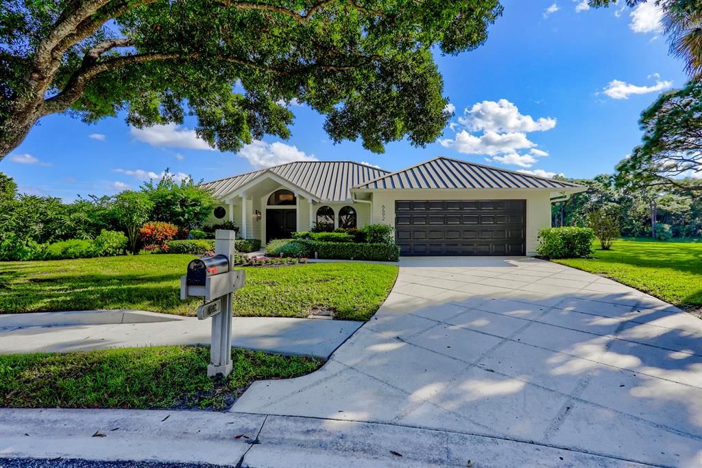 Photo of 6692 Lost Lake Court, Jupiter, FL 33458 (MLS # R10752578)
