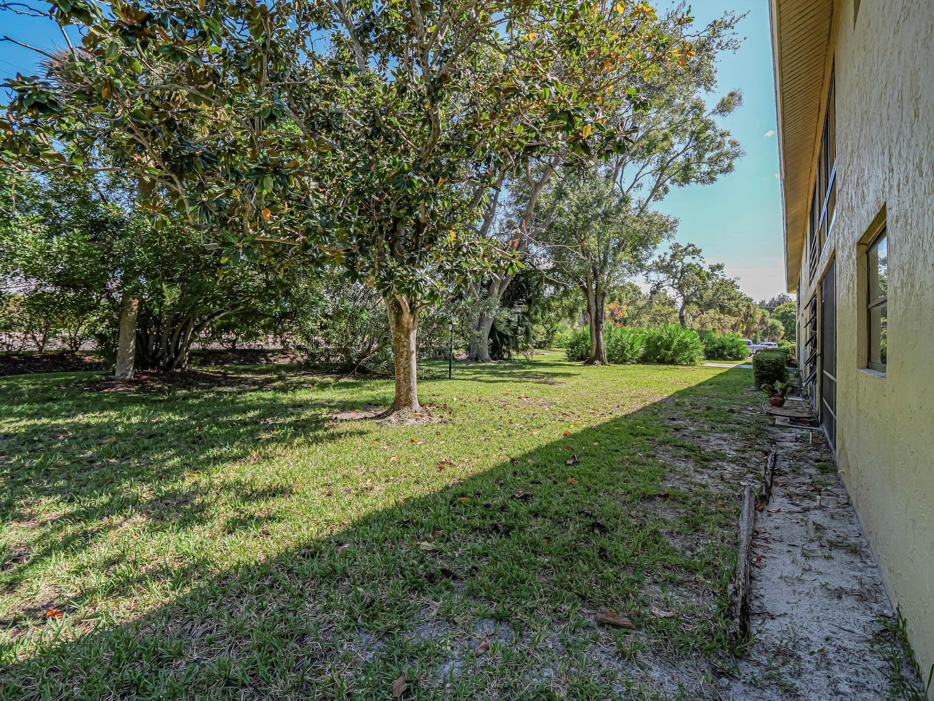 OAK PARK TERRACE UNITS 1- - Residential