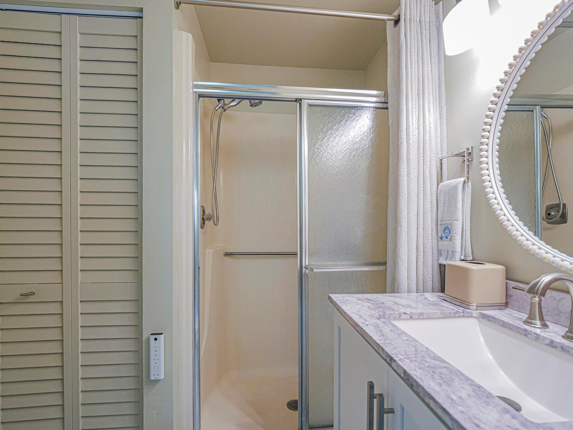 OAK PARK TERRACE UNITS 1- - Residential