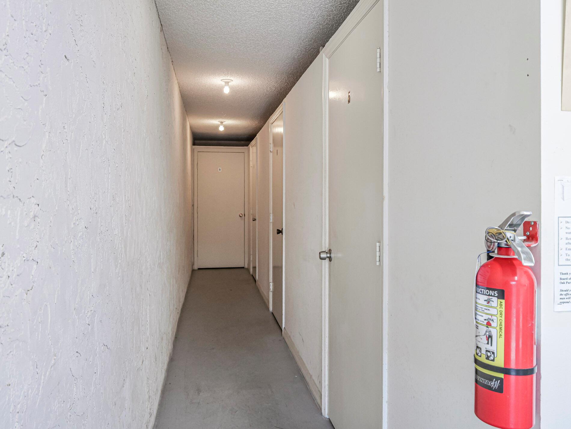 OAK PARK TERRACE UNITS 1- - Residential