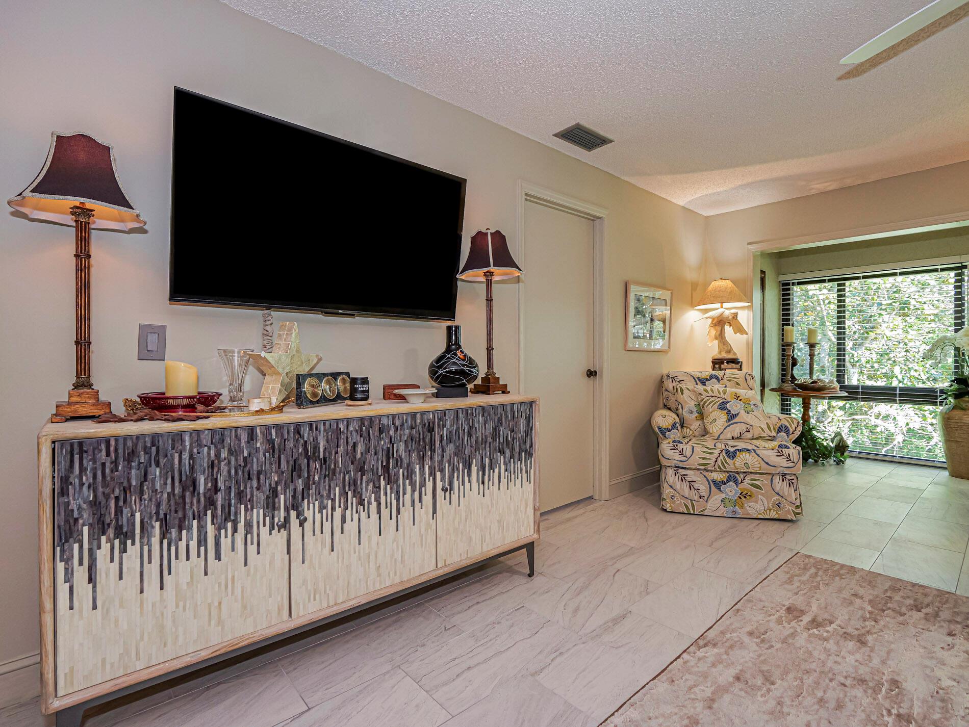 OAK PARK TERRACE UNITS 1- - Residential