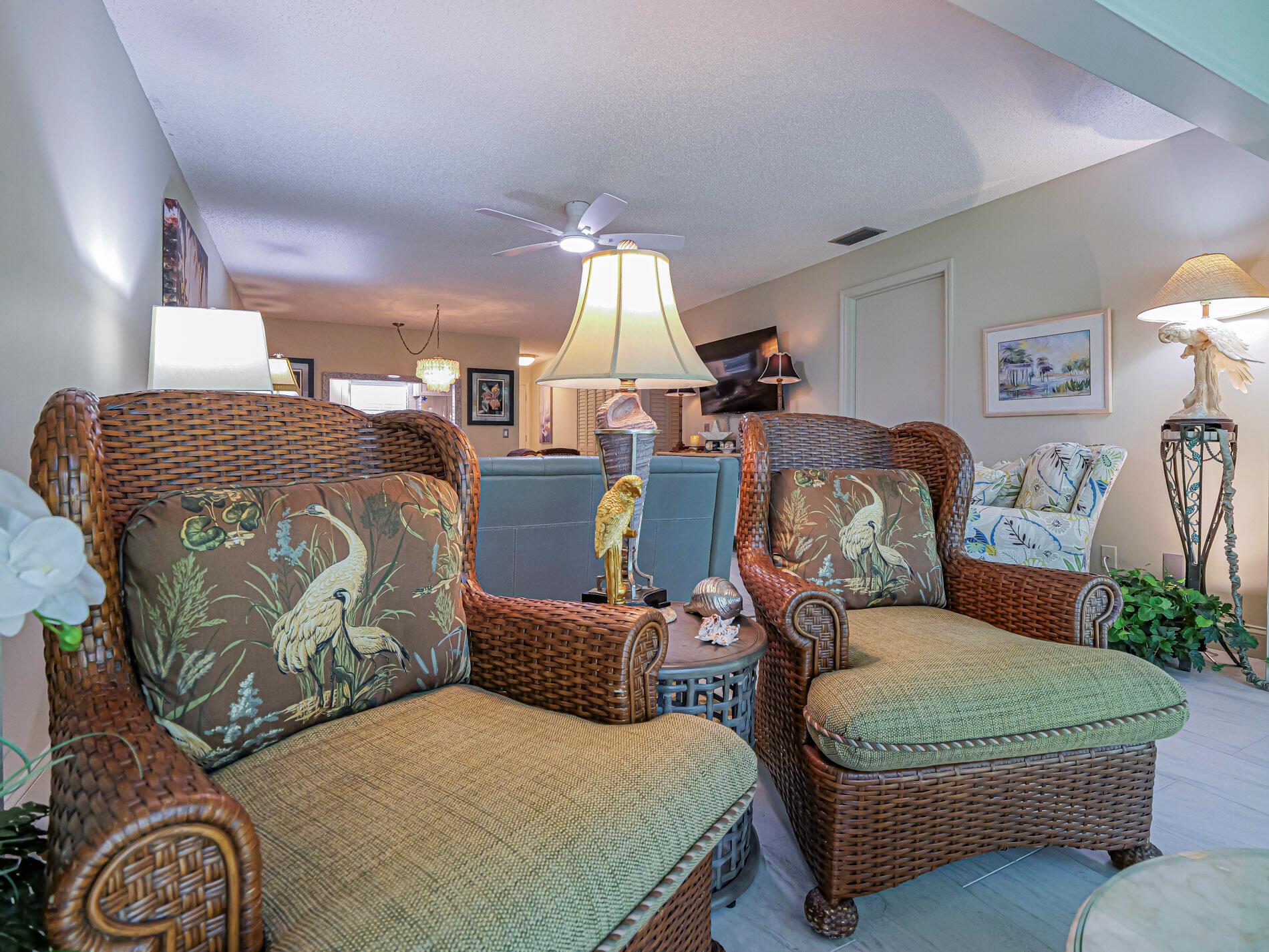 OAK PARK TERRACE UNITS 1- - Residential
