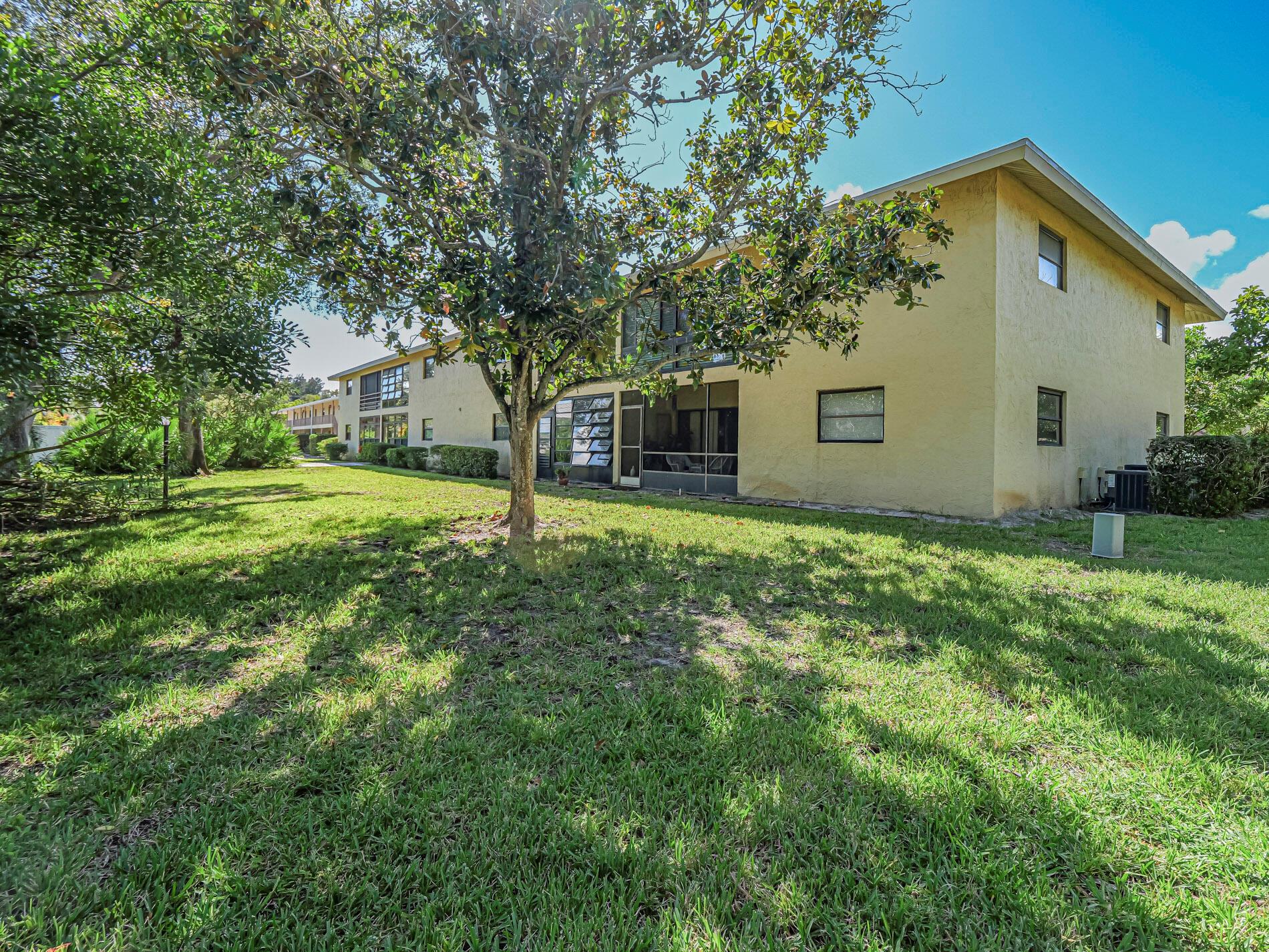 OAK PARK TERRACE UNITS 1- - Residential