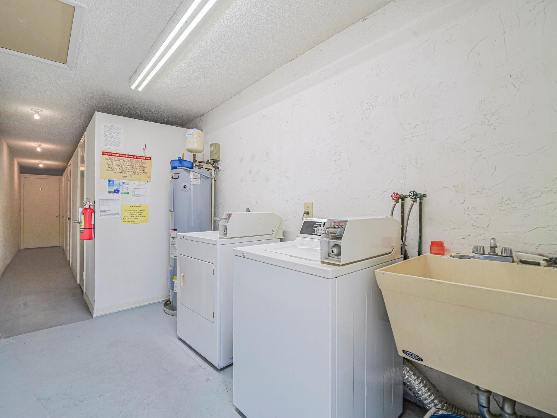 OAK PARK TERRACE UNITS 1- - Residential