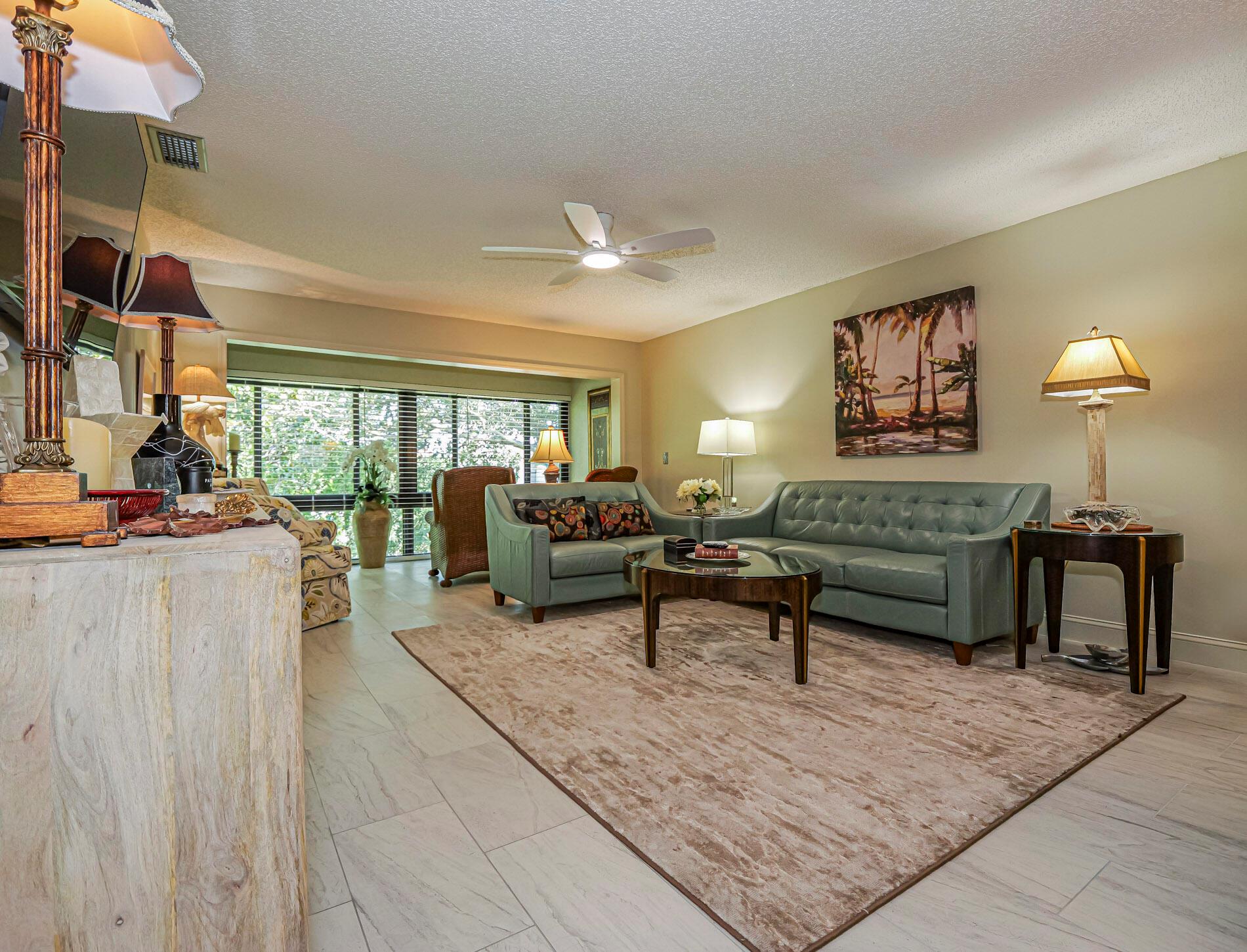OAK PARK TERRACE UNITS 1- - Residential