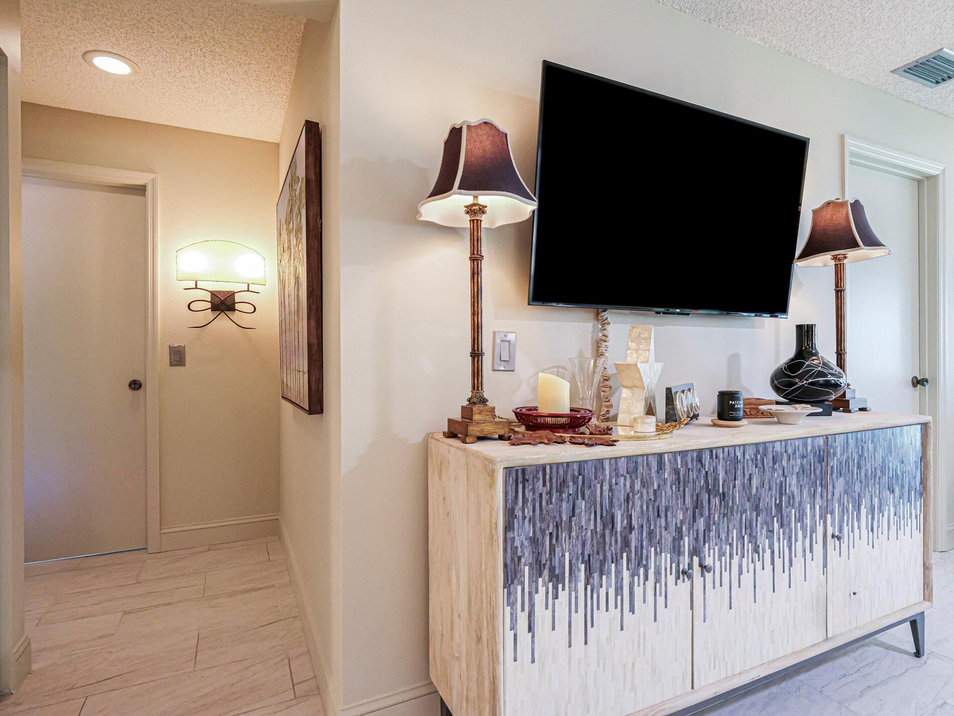 OAK PARK TERRACE UNITS 1- - Residential
