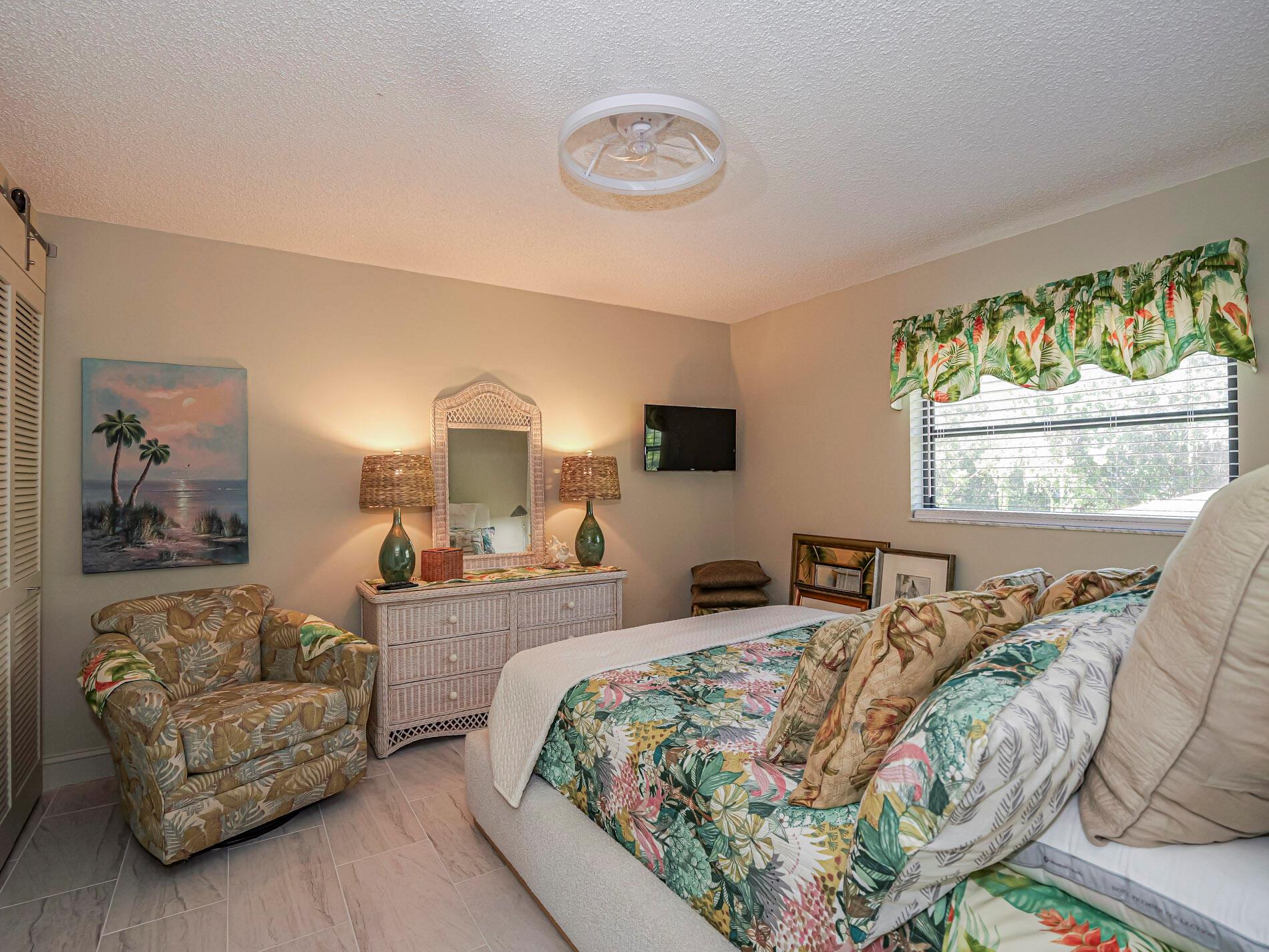 OAK PARK TERRACE UNITS 1- - Residential