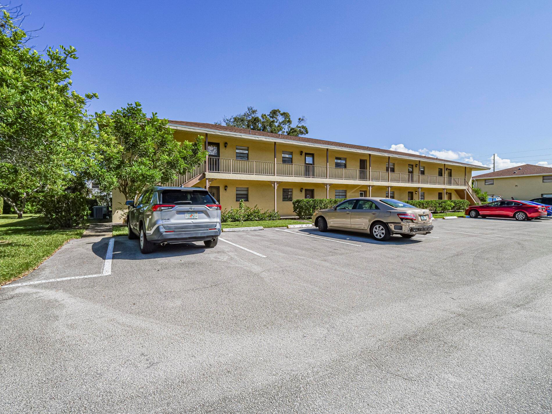OAK PARK TERRACE UNITS 1- - Residential