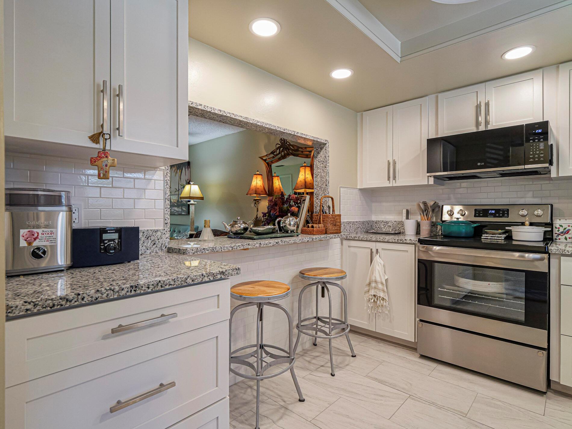 OAK PARK TERRACE UNITS 1- - Residential