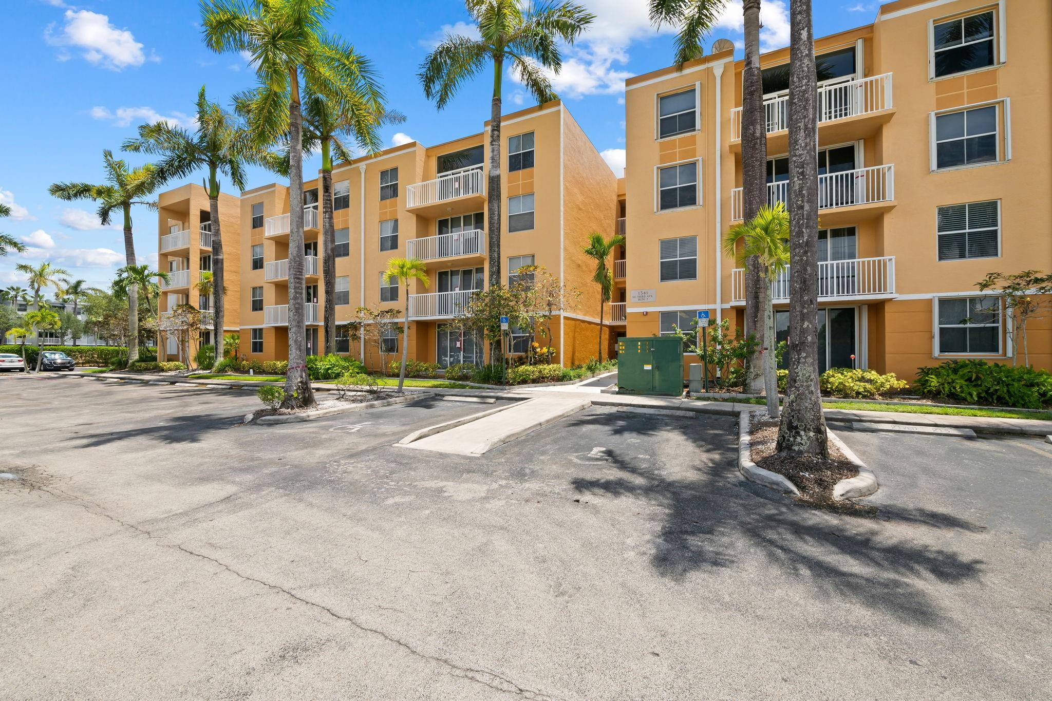 1341 SE 3rd Ave 206