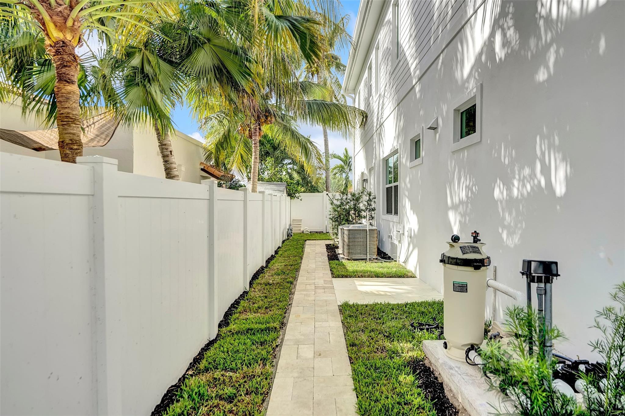 BOCA RATON RIVIERA UNIT D - Residential