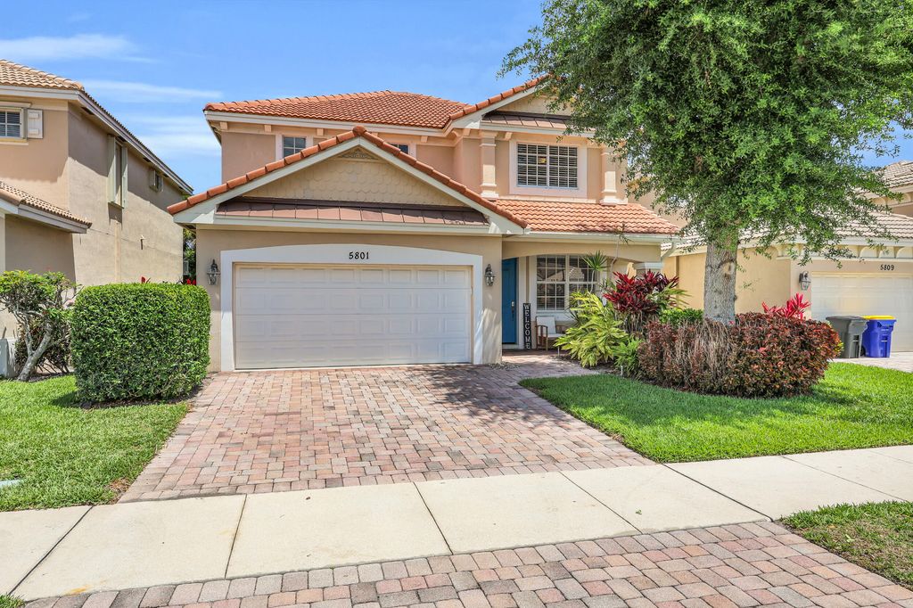 Photo of 5801 SE Crooked Oak Avenue, Hobe Sound, FL 33455 (MLS # B26014663)