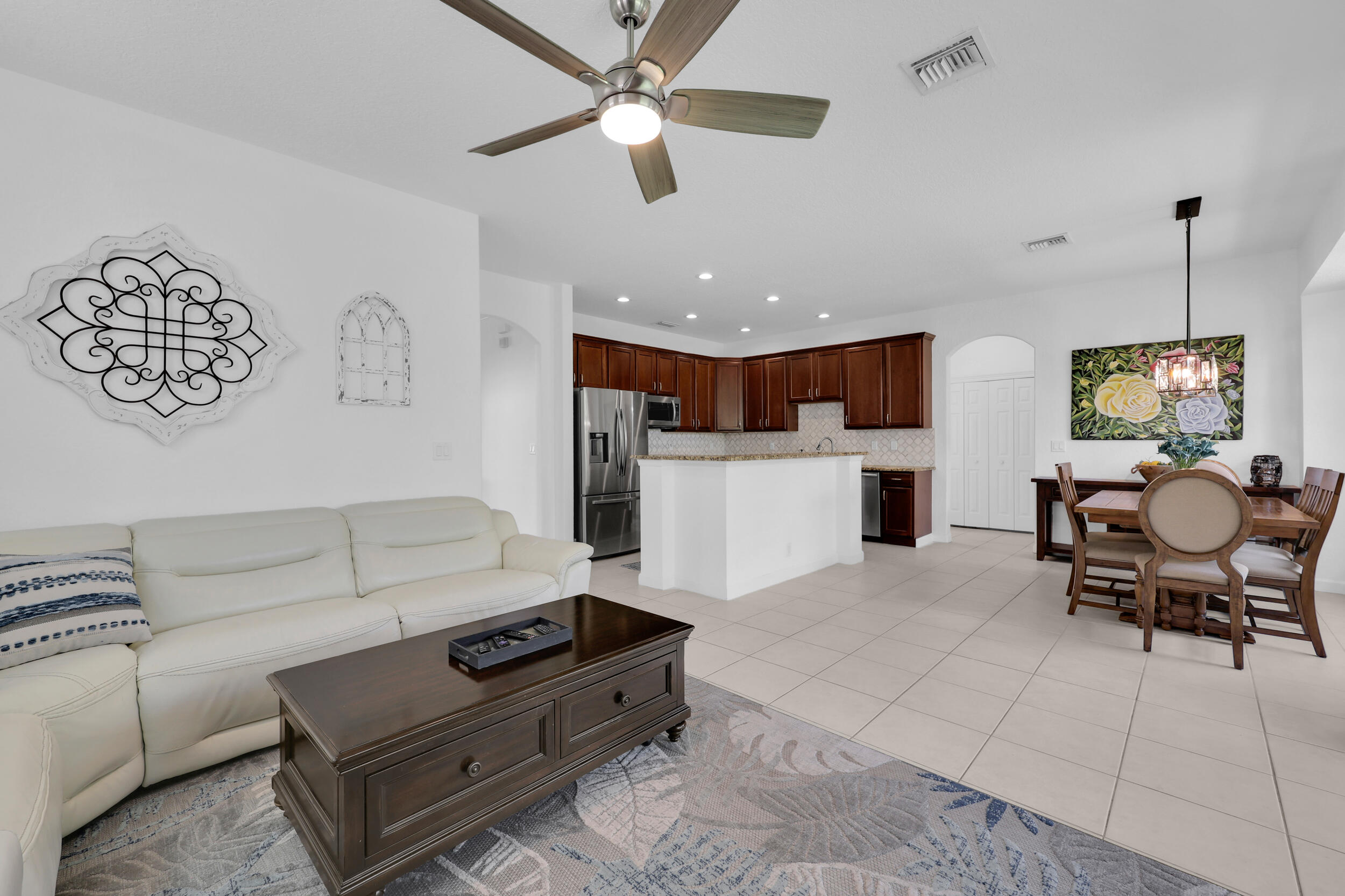 PASTELLE (AKA OAKS) - Residential