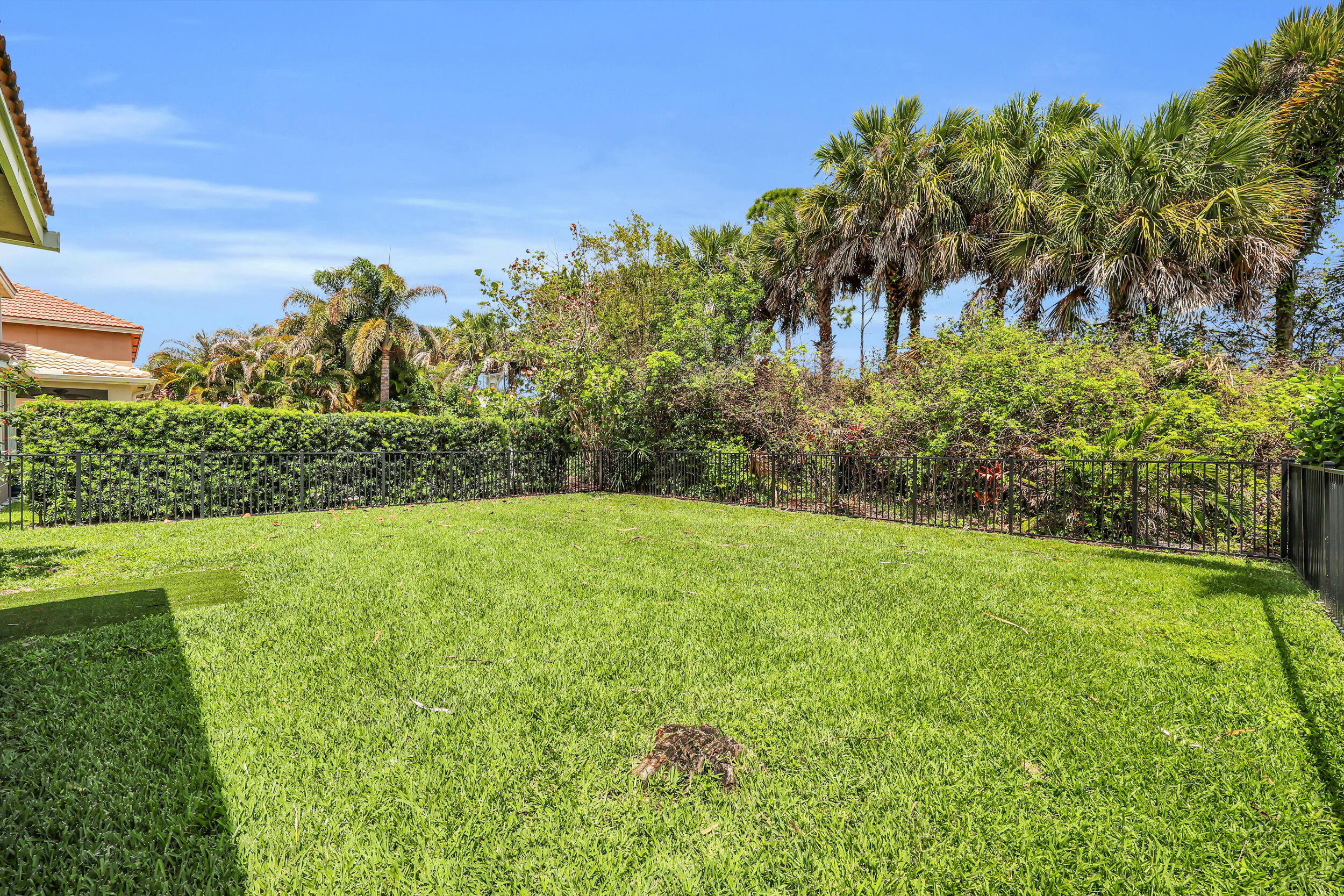 5801 SE Crooked Oak Avenue