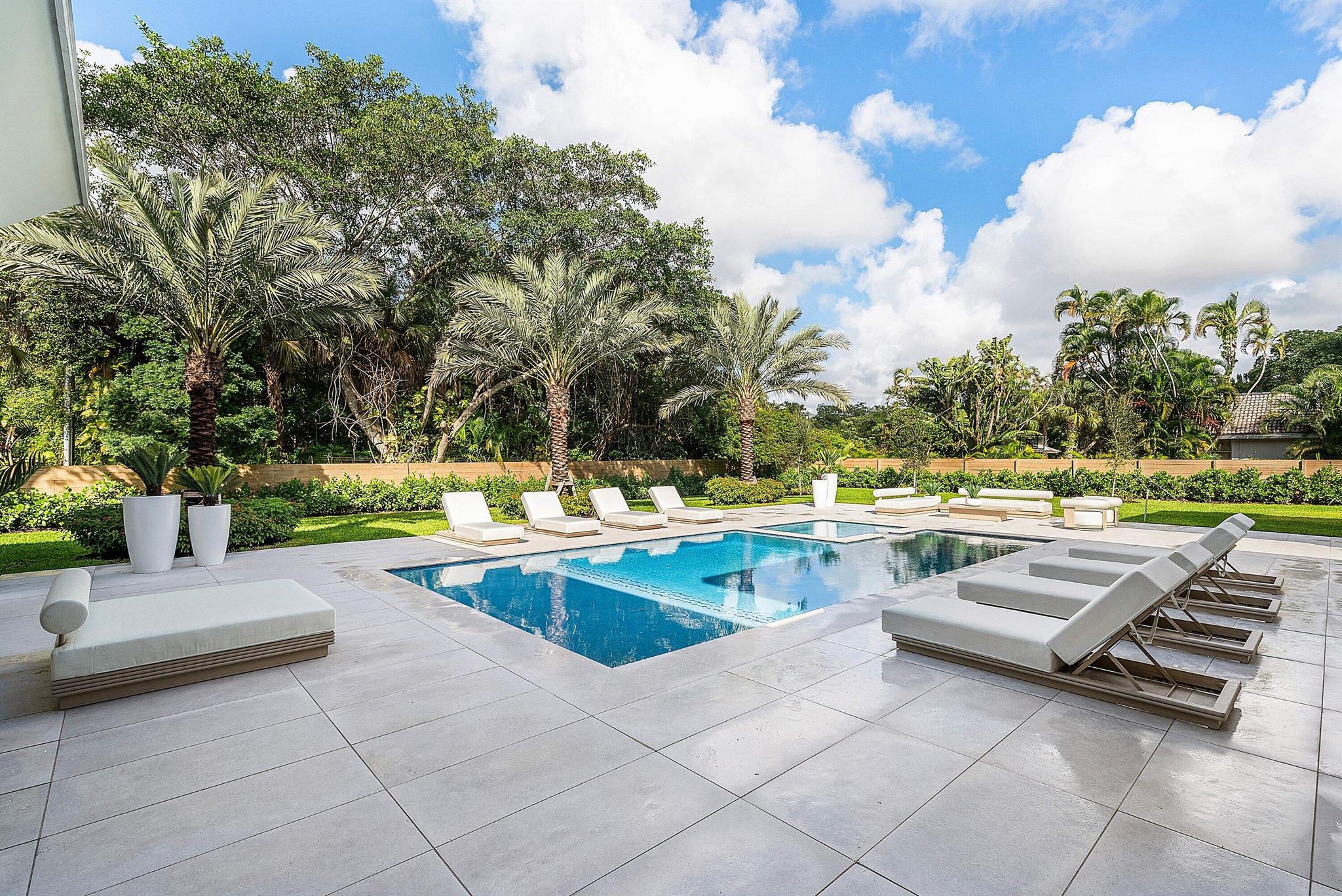 FOXE CHASE - Residential