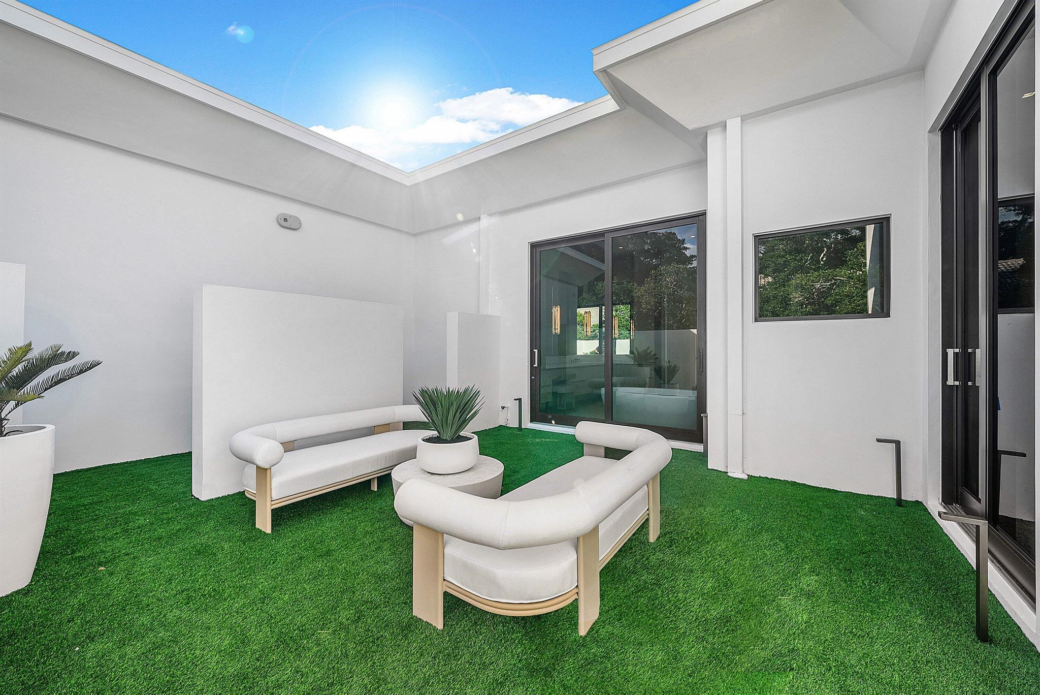 FOXE CHASE - Residential