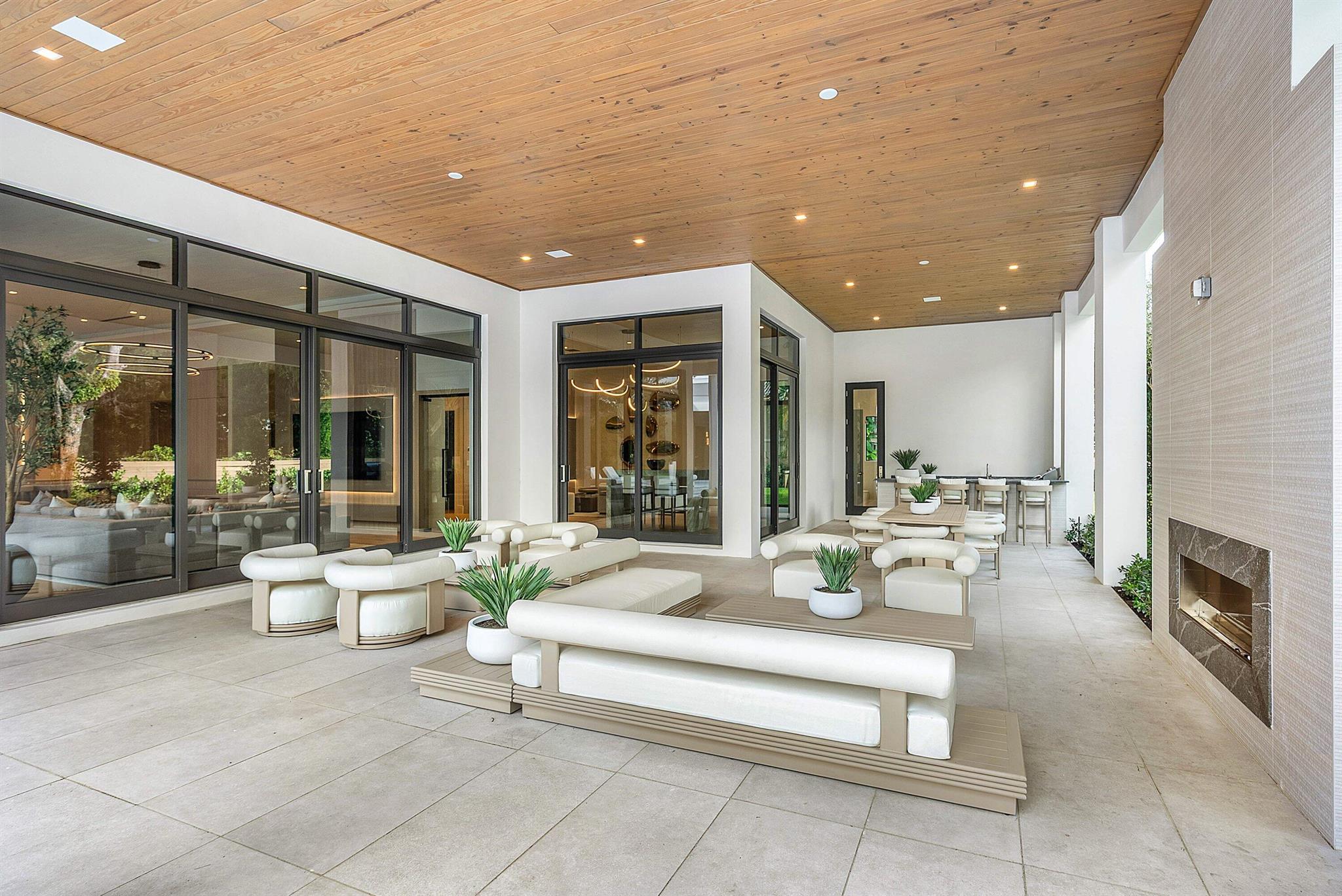 FOXE CHASE - Residential