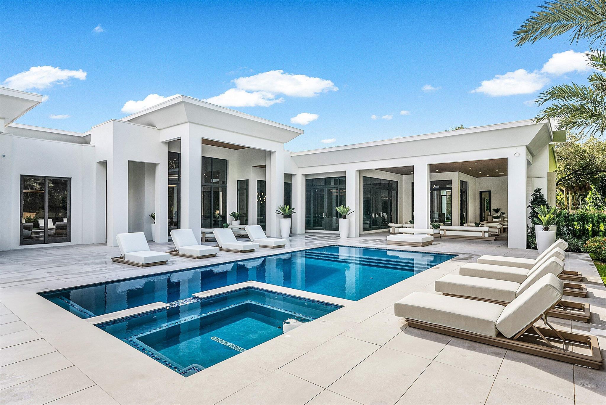 FOXE CHASE - Residential