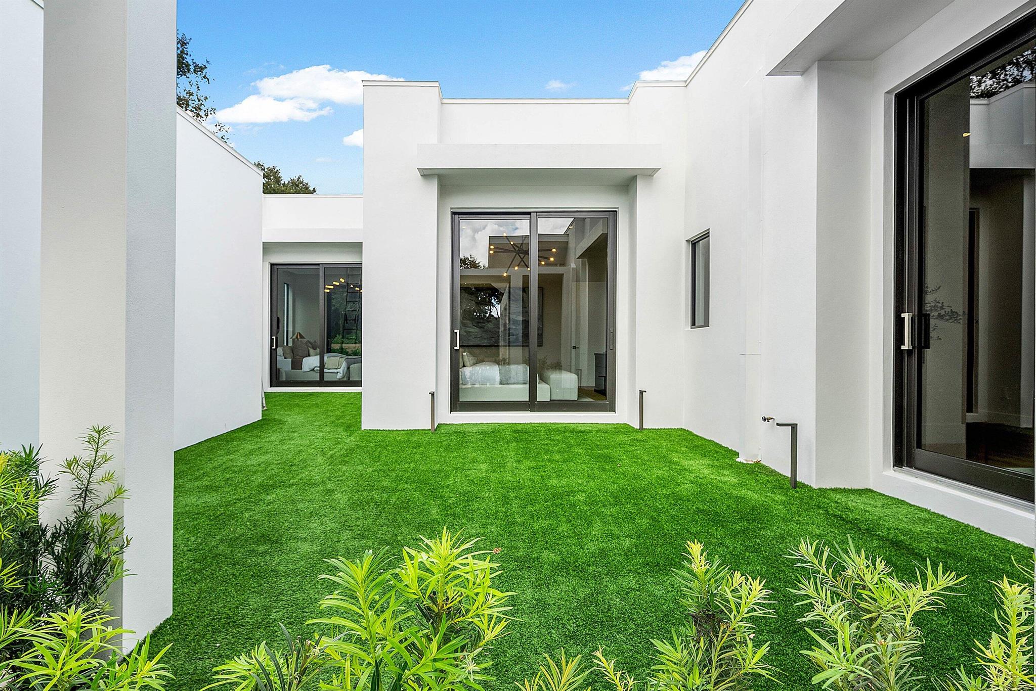 FOXE CHASE - Residential