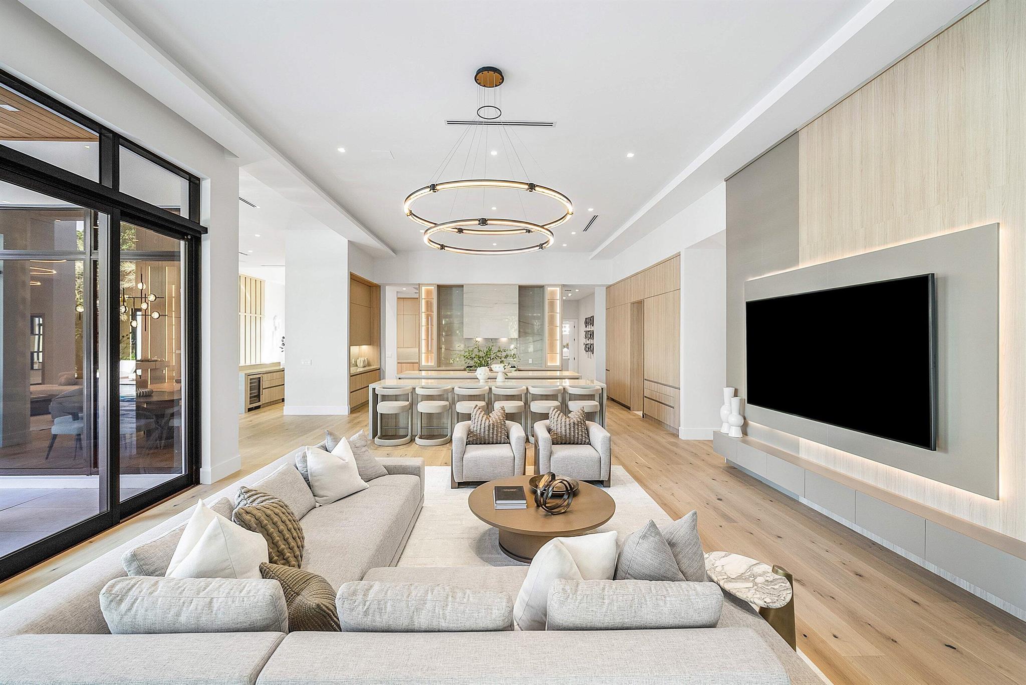 FOXE CHASE - Residential