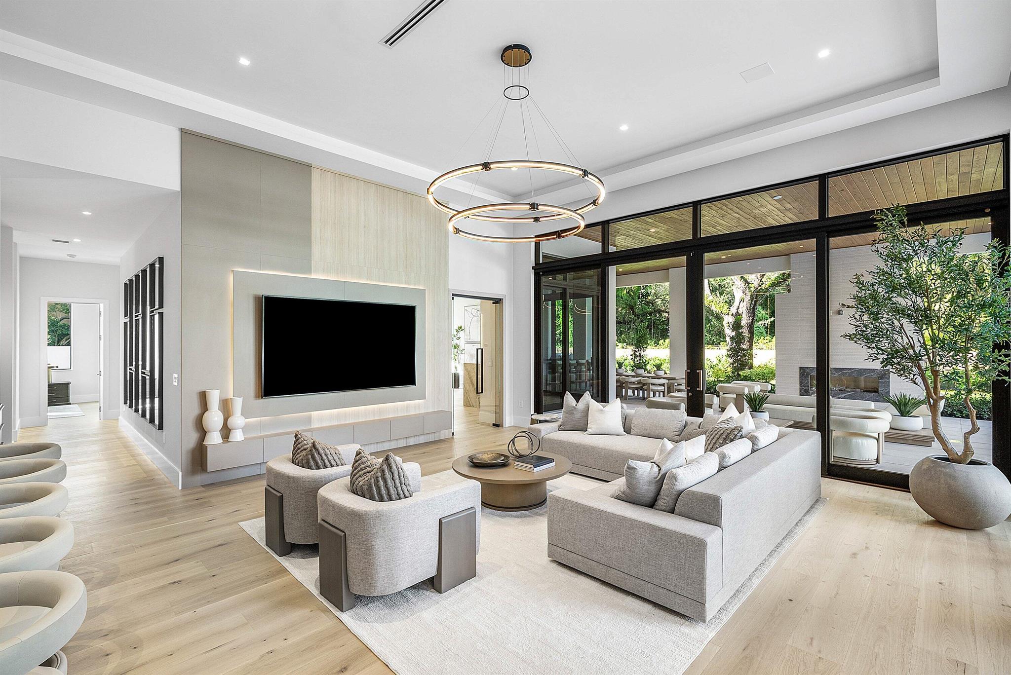 FOXE CHASE - Residential