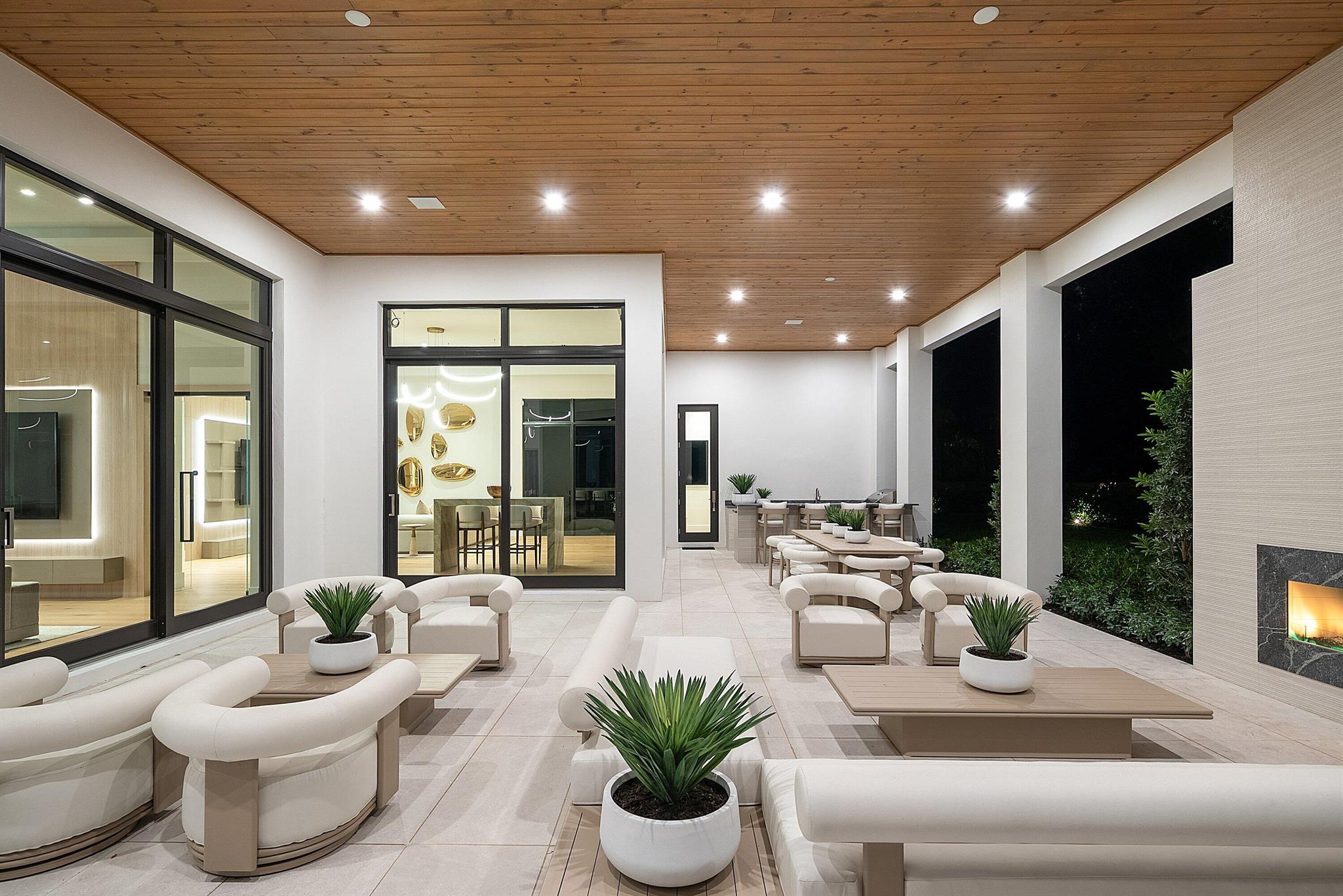 FOXE CHASE - Residential