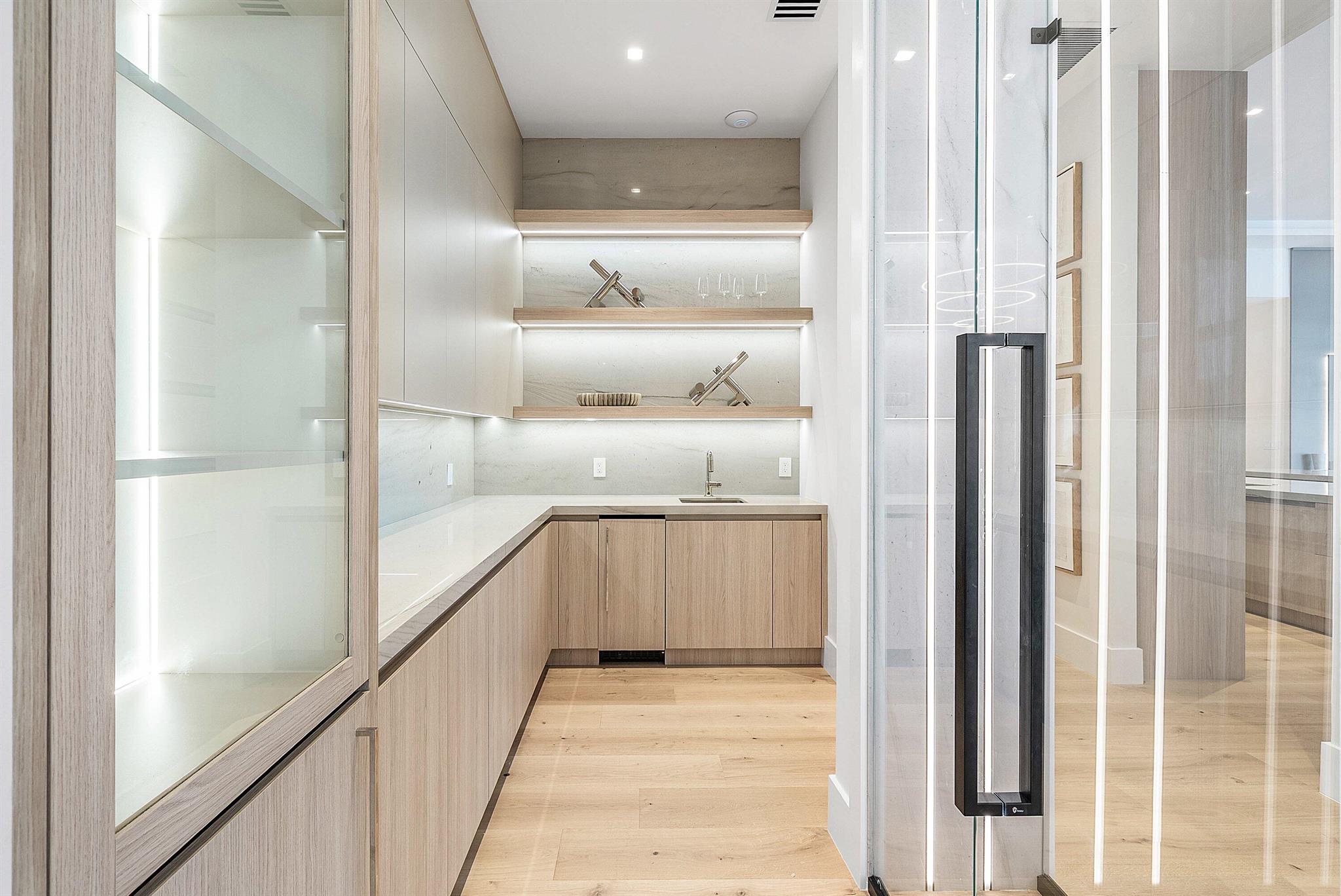 FOXE CHASE - Residential